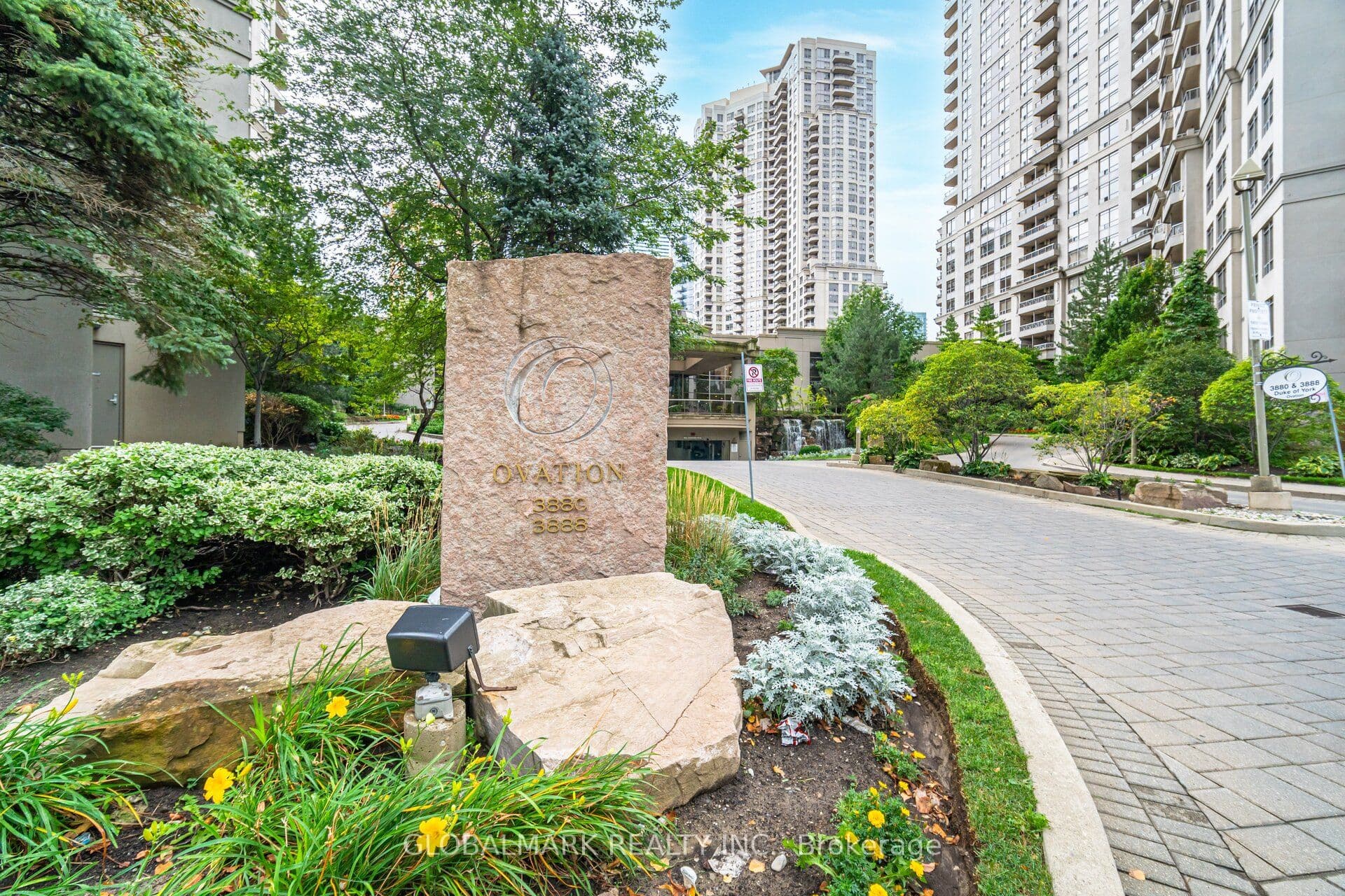 3880 duke of york Boulevard S Ph2, Mississauga, ON L5B 4M7