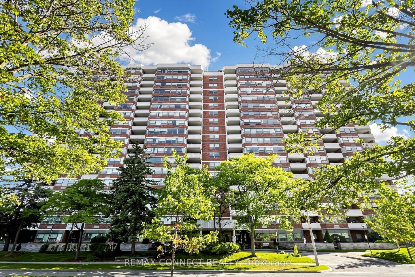 121 Ling Road 1614, Toronto, ON M1E 4Y2