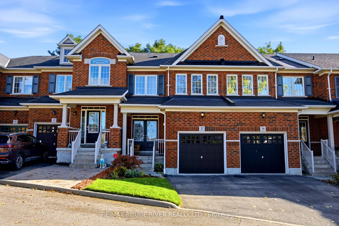 715 Grandview Street N 37, Oshawa, ON L1K 0N2