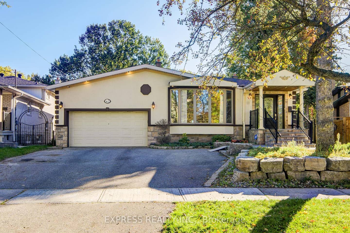 42 Gatehead Road, Toronto, ON M2J 2P5