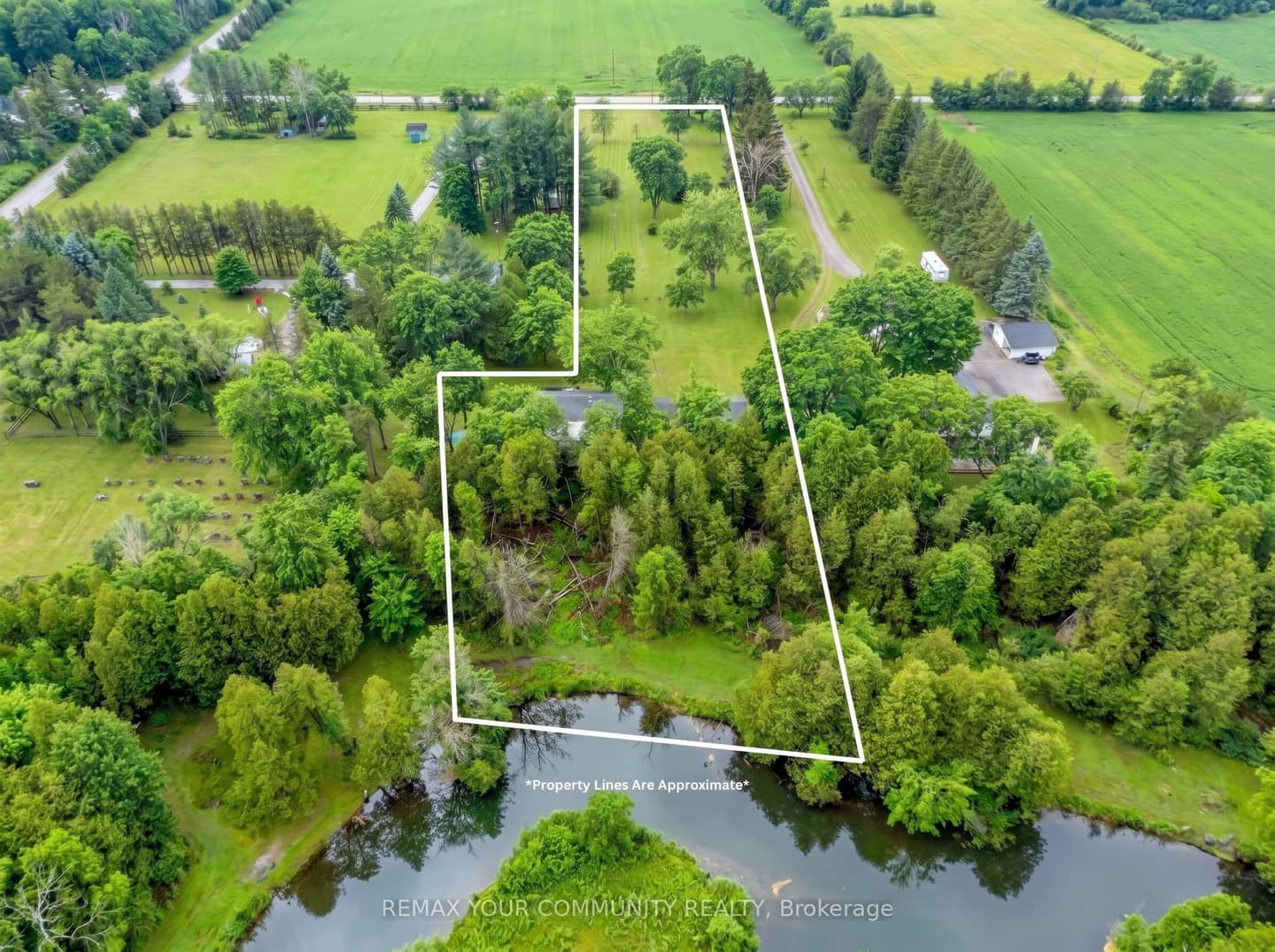700 Catering Road S, Georgina, ON L0E 1R0