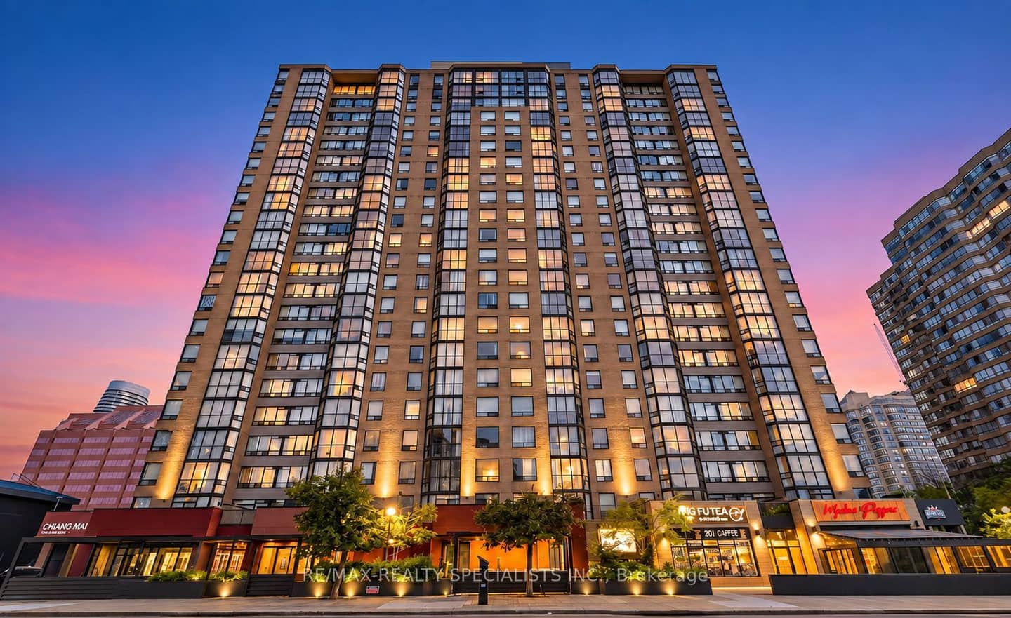 285 Enfield Place 2202, Mississauga, ON L5B 3Y6