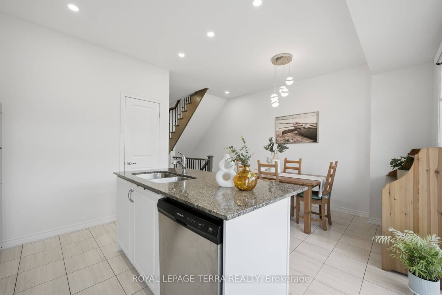38 Hallmark Way, Whitby, ON L1P 0K2