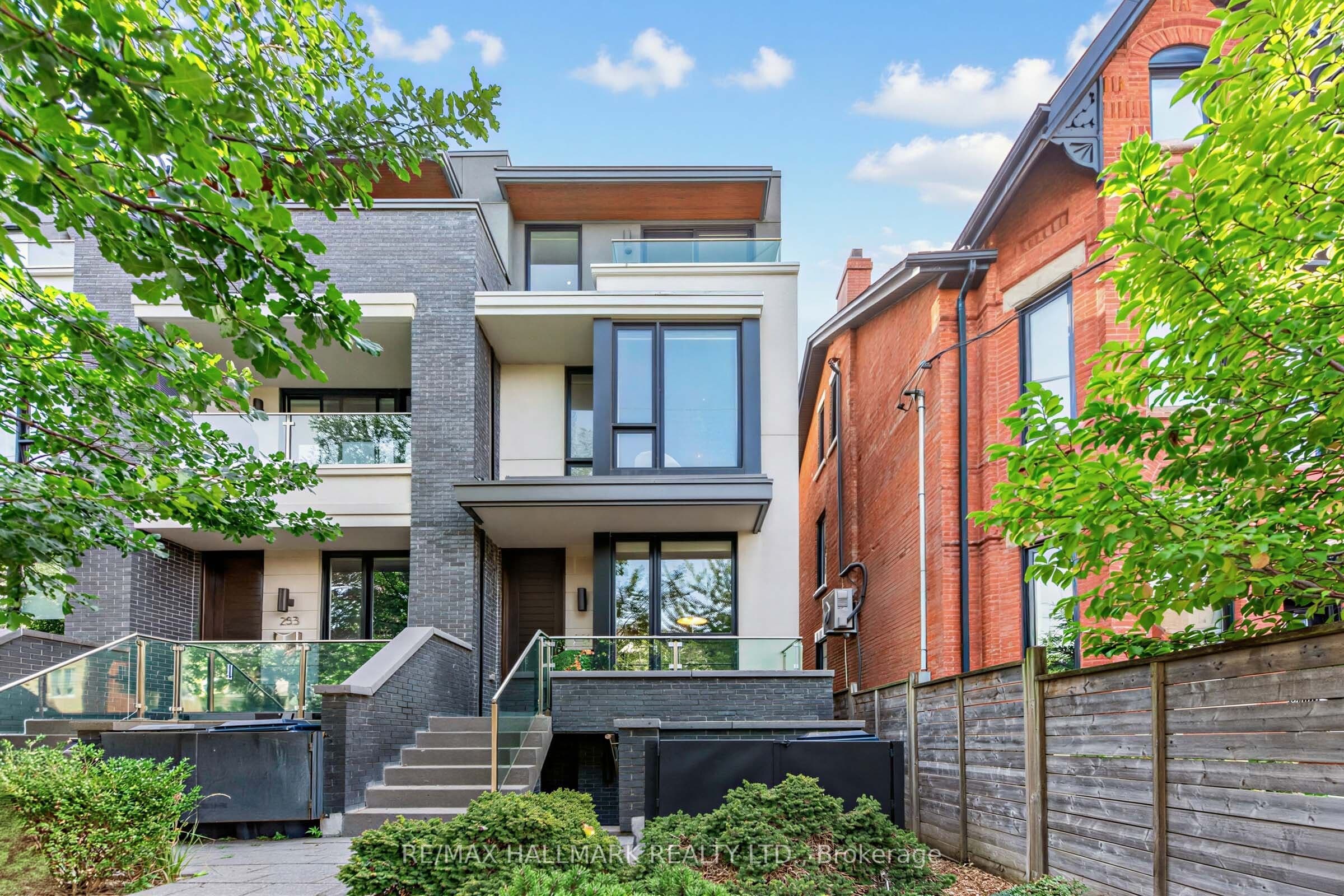 251 Roxton Road, Toronto, ON M6G 3R1