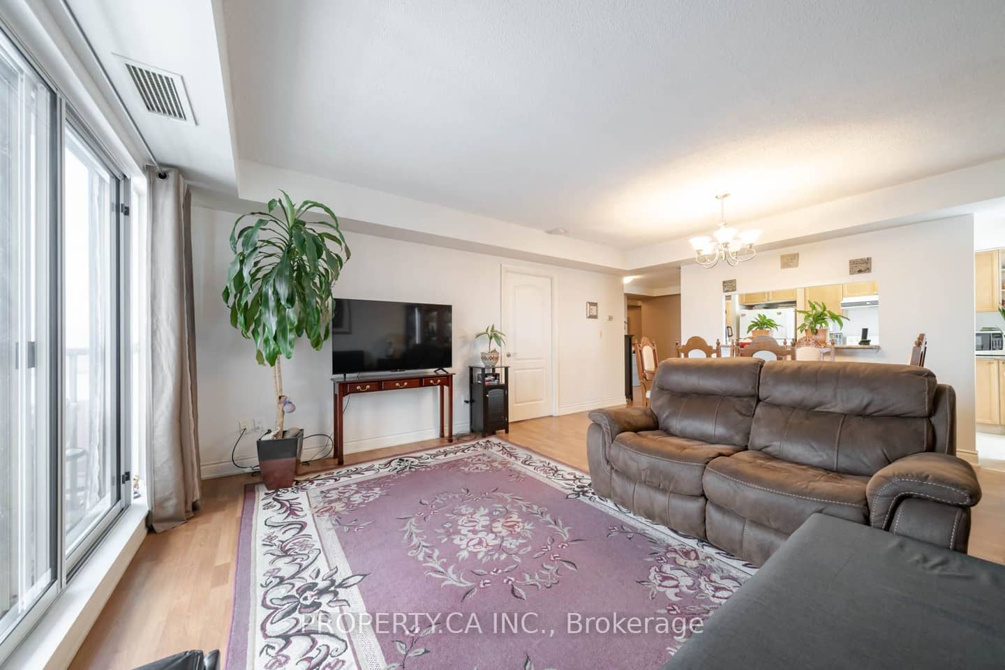 2088 Lawrence Avenue W 609, Toronto, ON M9N 3Z9