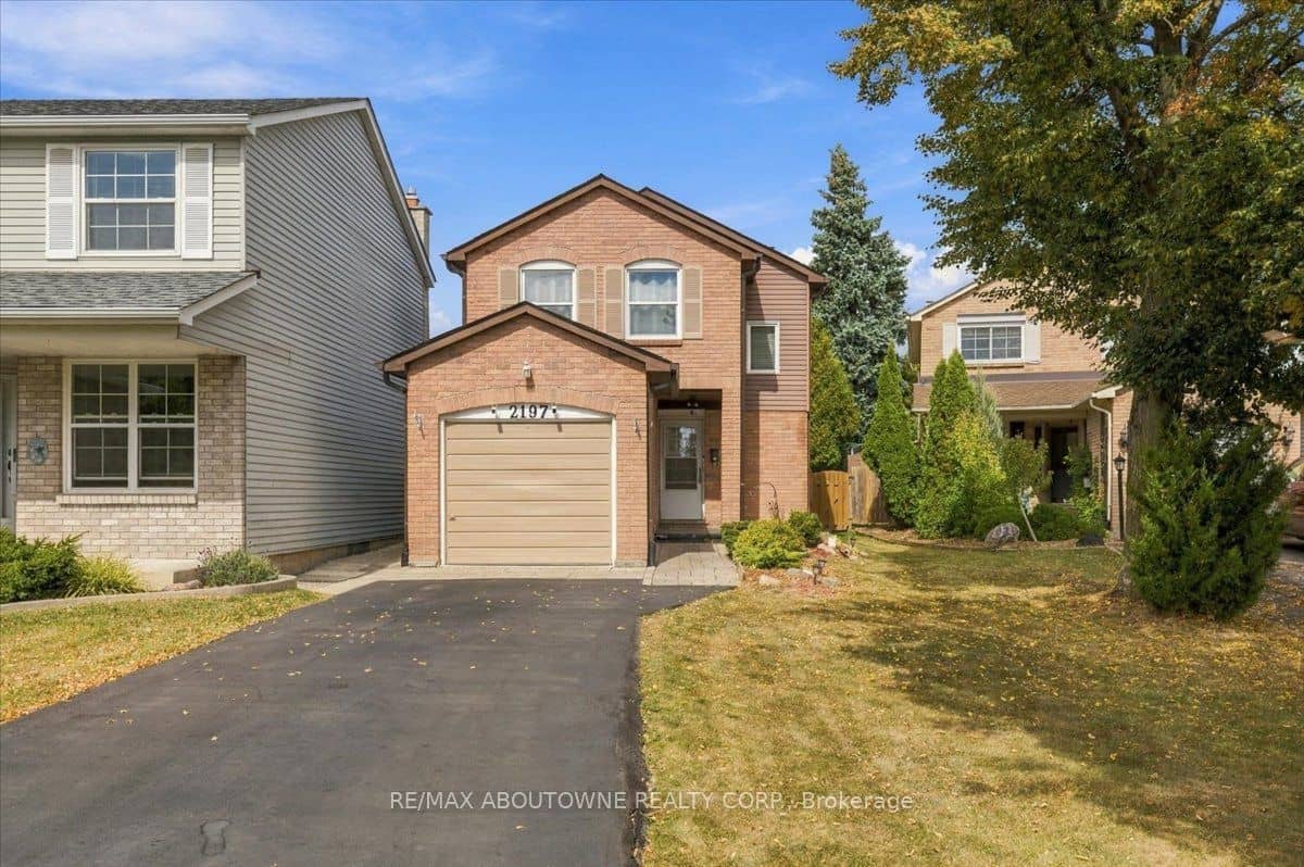 2197 Pembroke Court, Burlington, ON L7P 3X8