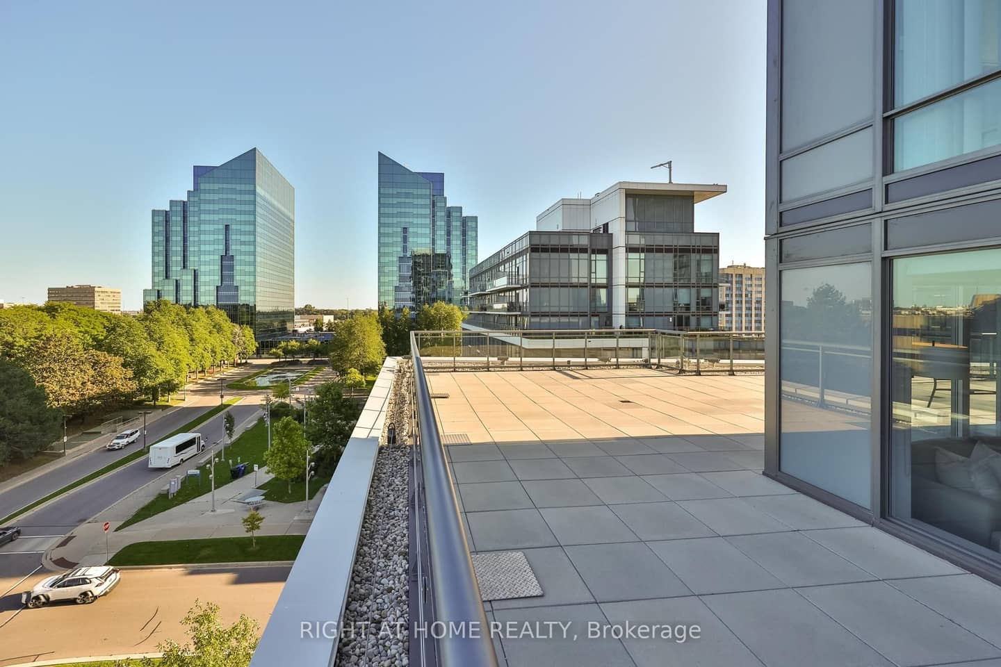 60 Ann O'Reilly Road 660, Toronto, ON M2J 0C8