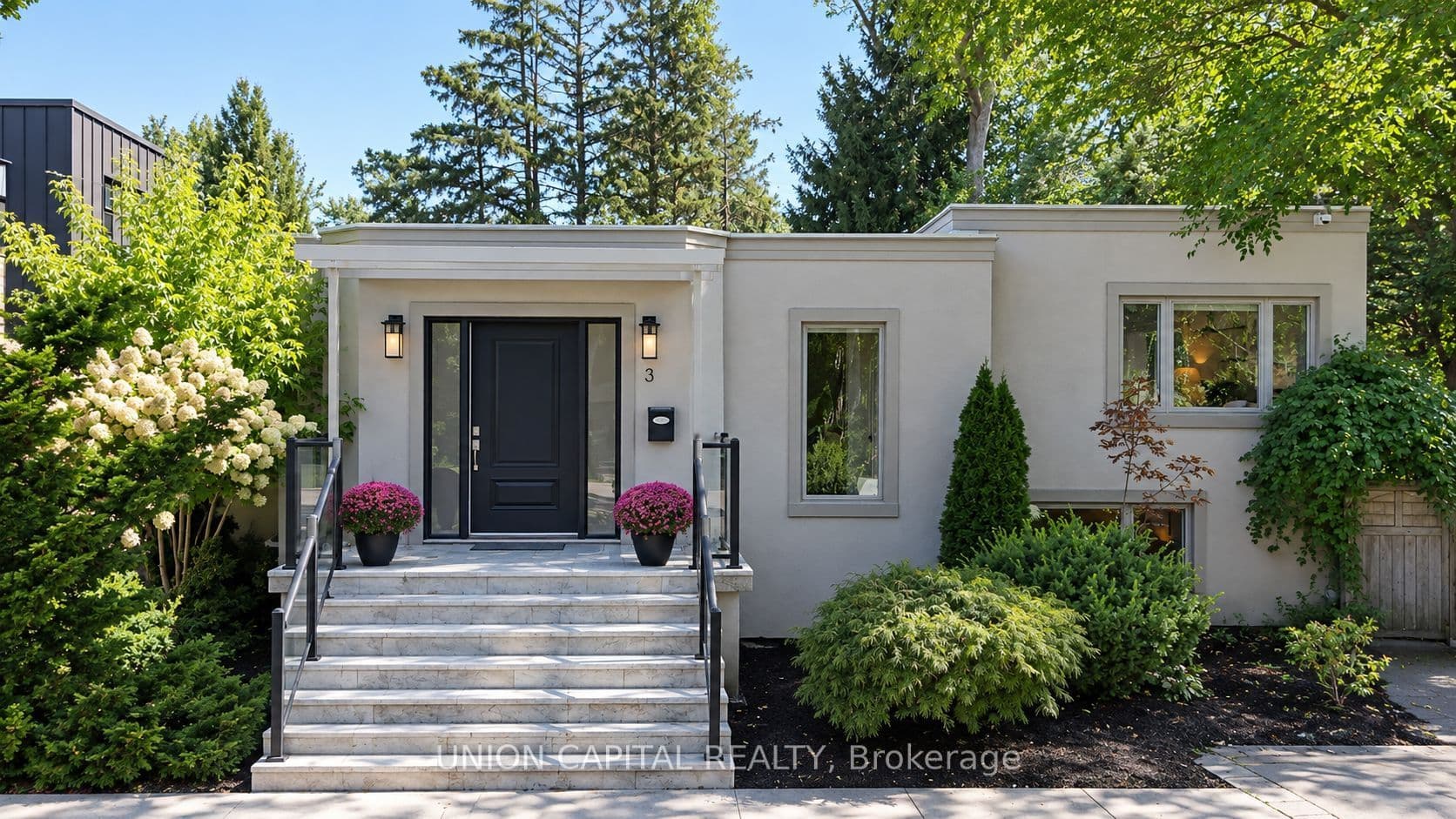 3 Elton Crescent, Toronto, ON M8W 2X9