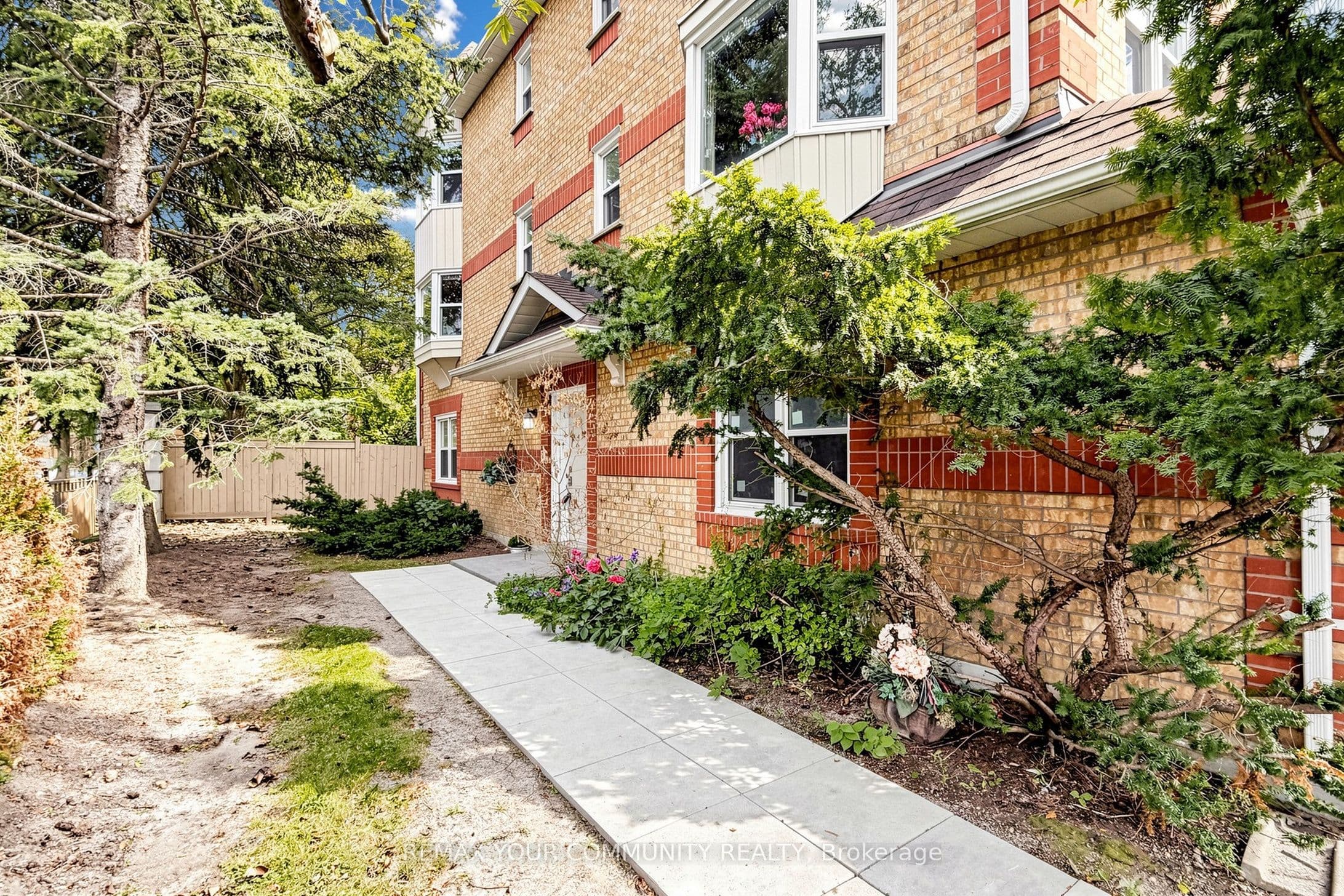 1 Edenbridge Drive, Vaughan, ON L4J 8C3