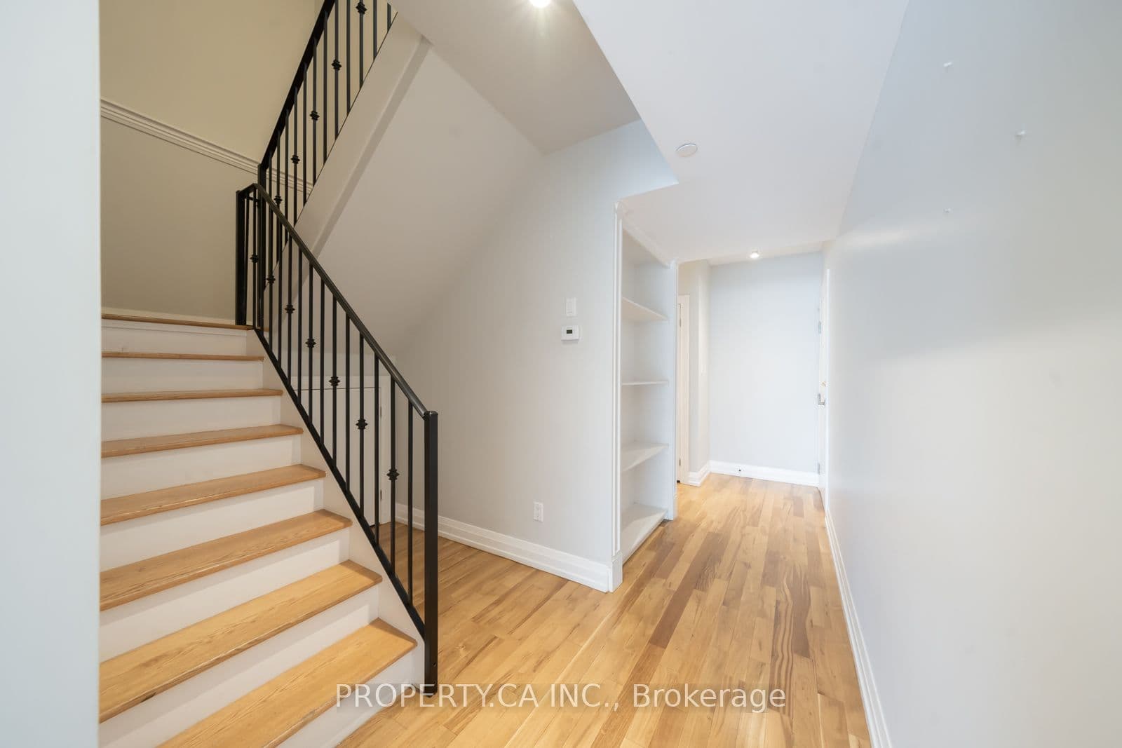 473 Dupont Street 2, Toronto, ON M6G 1Y6
