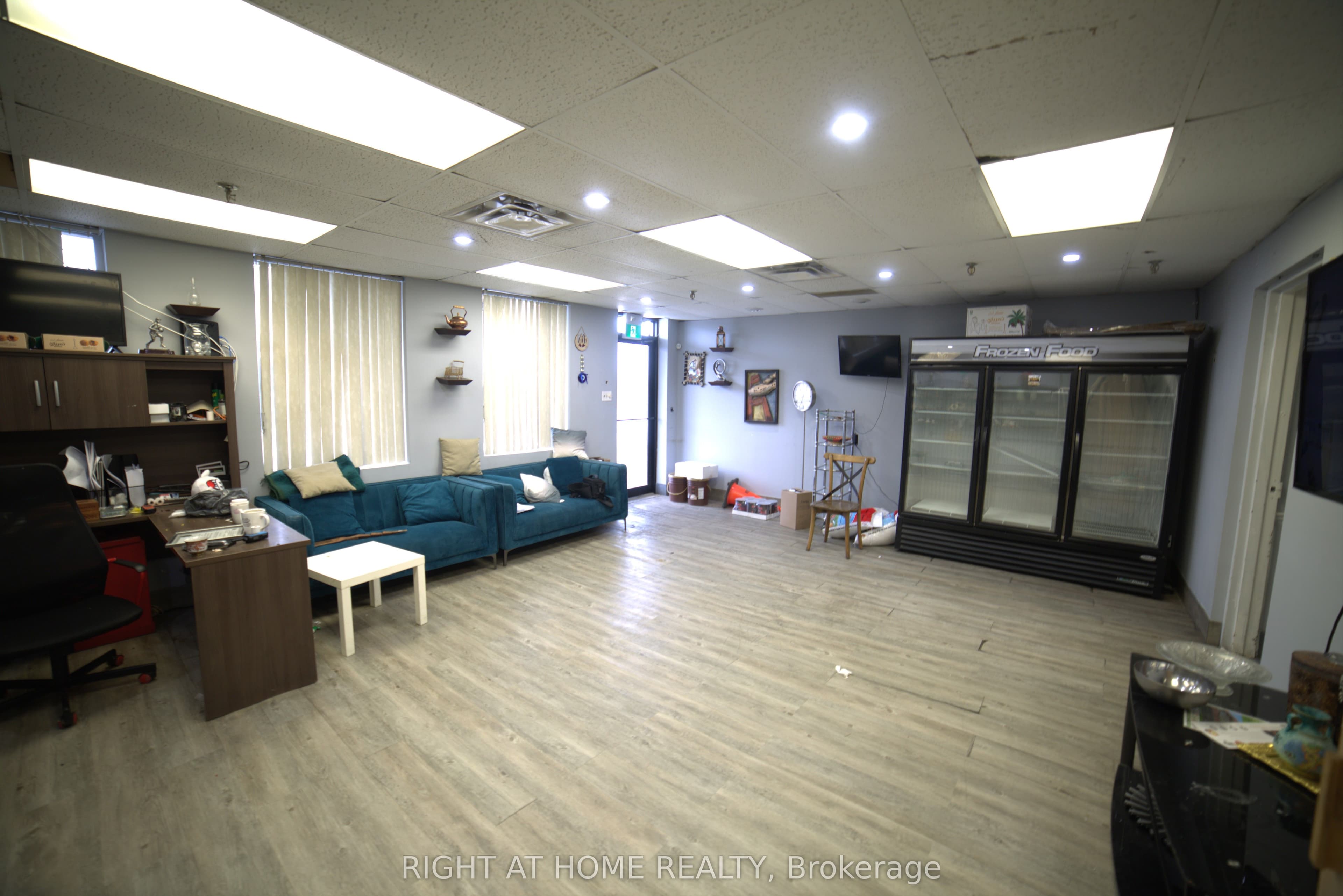 2465 Cawthra Road 112, Mississauga, ON L5A 3P2