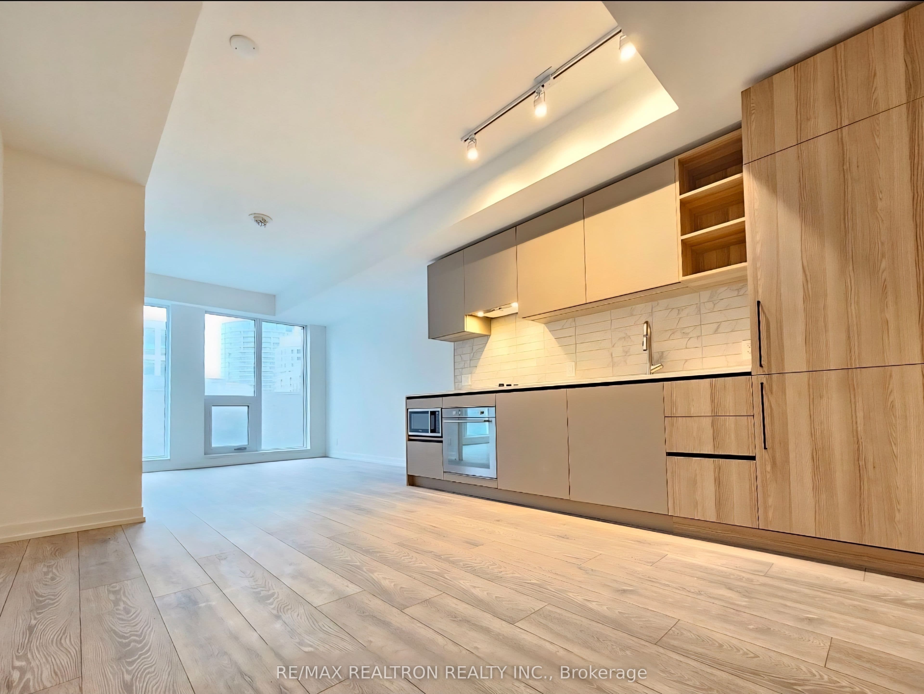 55 Mercer Street 1212, Toronto, ON M5V 3W2