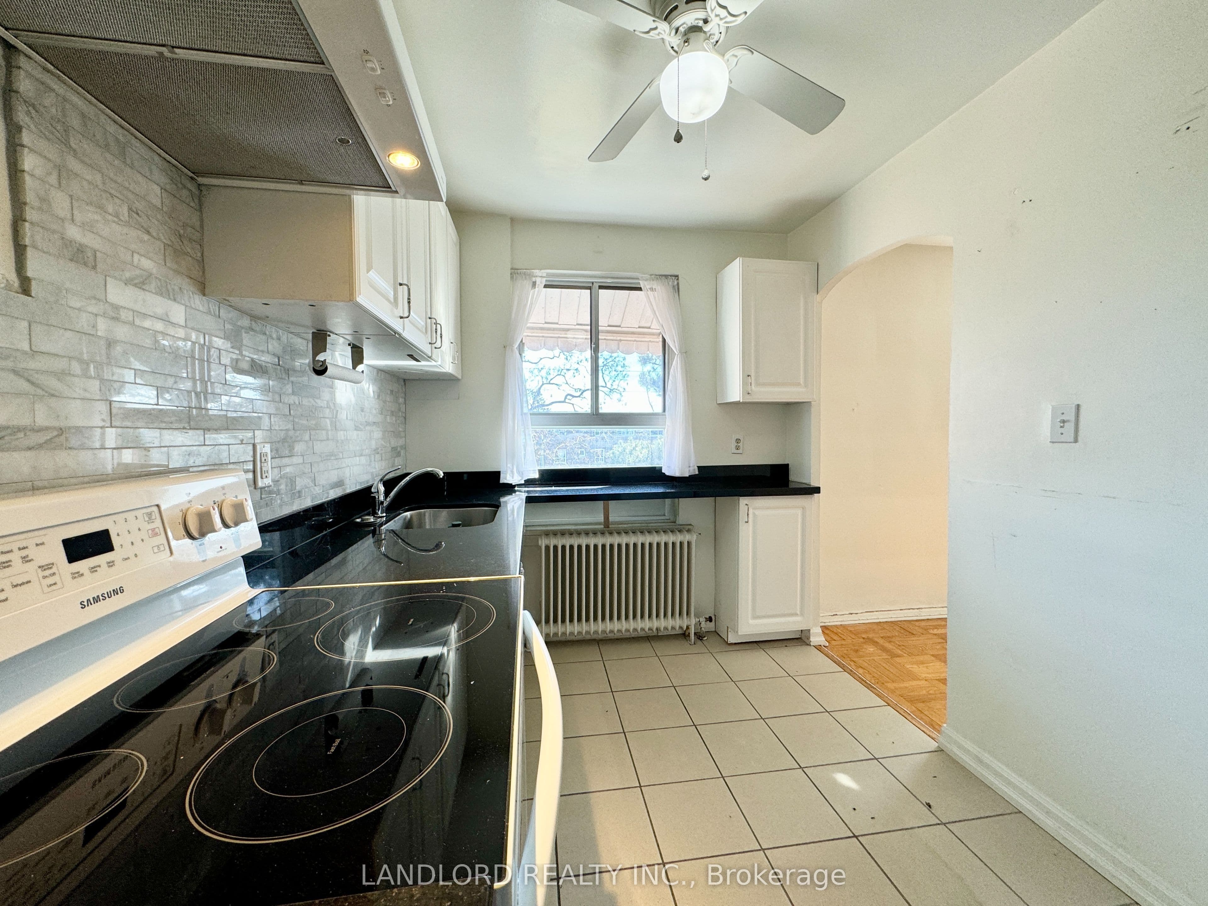 2696 Lake Shore Boulevard W 11, Toronto, ON M8V 1G8