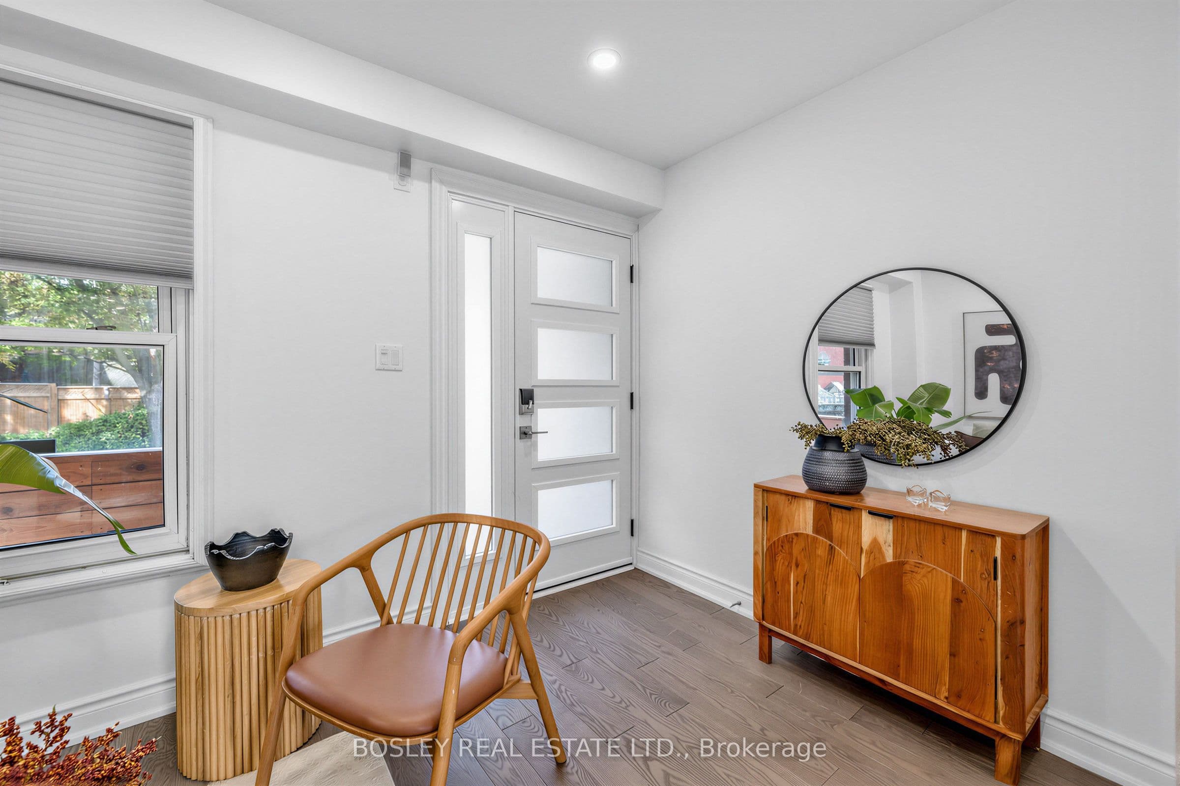 153 Lambertlodge Avenue, Toronto, ON M6G 3X4