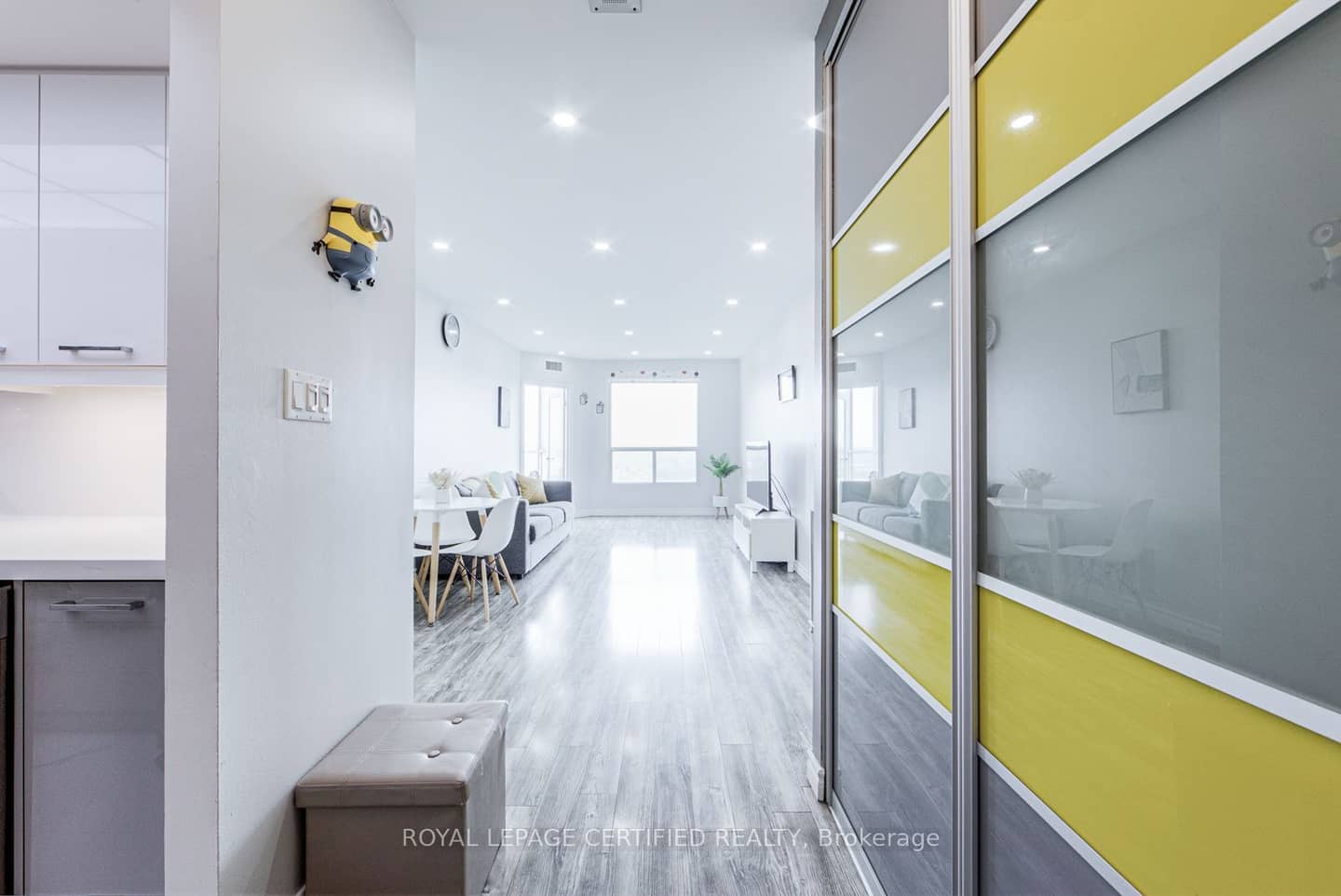 5 Concorde Place 1911, Toronto, ON M3C 3M8