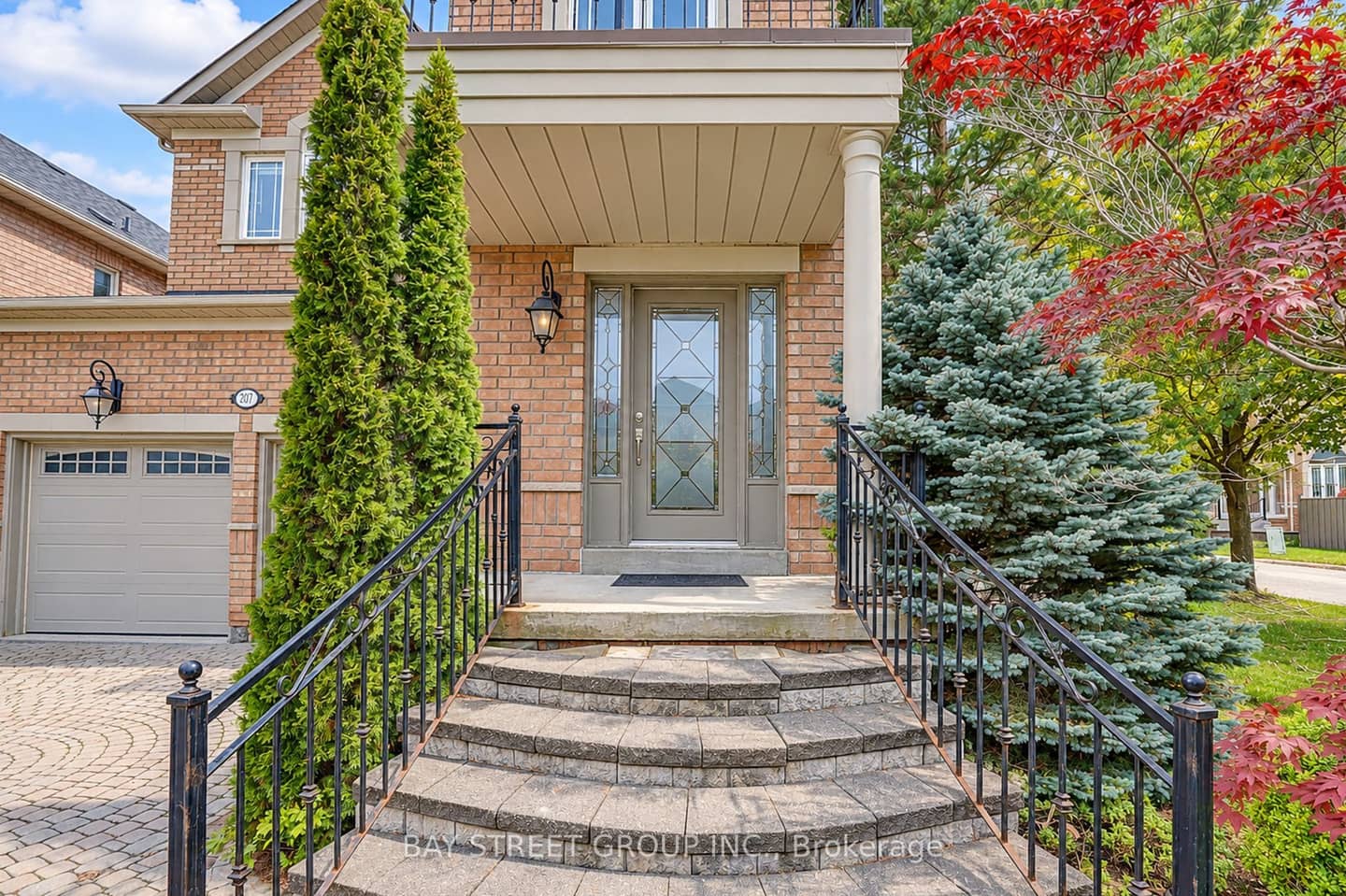 207 Farmstead Road, Richmond Hill, ON L4S 2J6