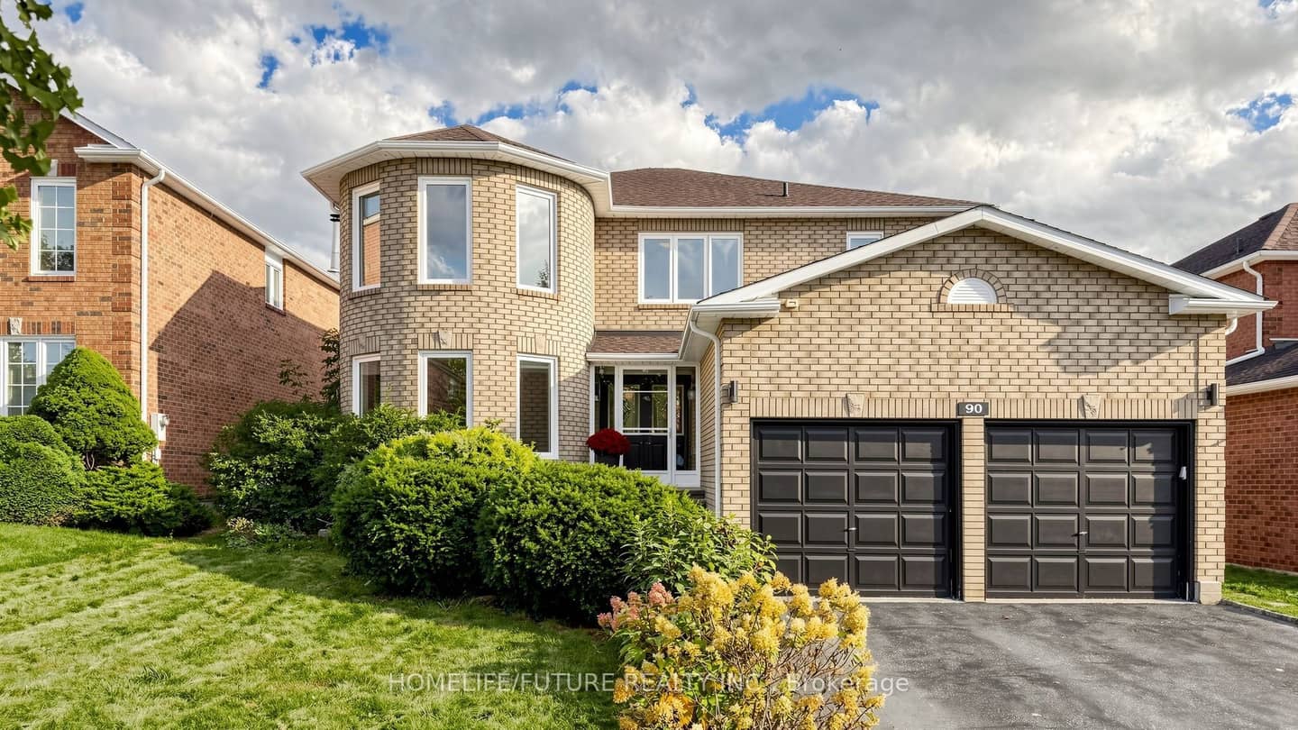 90 Bedell Crescent, Whitby, ON L1R 2H8