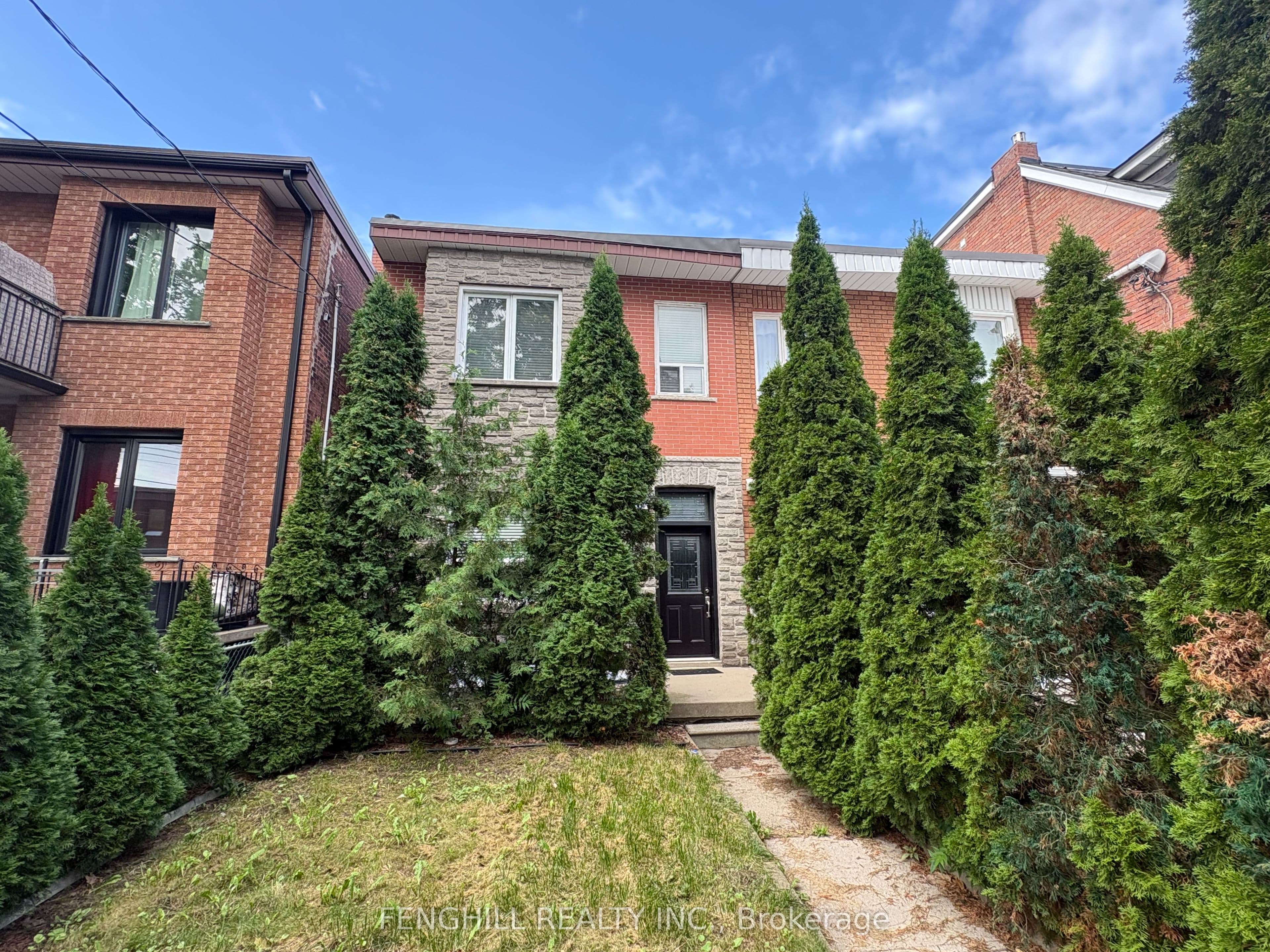 270 Clinton (Main Level) Street, Toronto, ON M6G 2Y6
