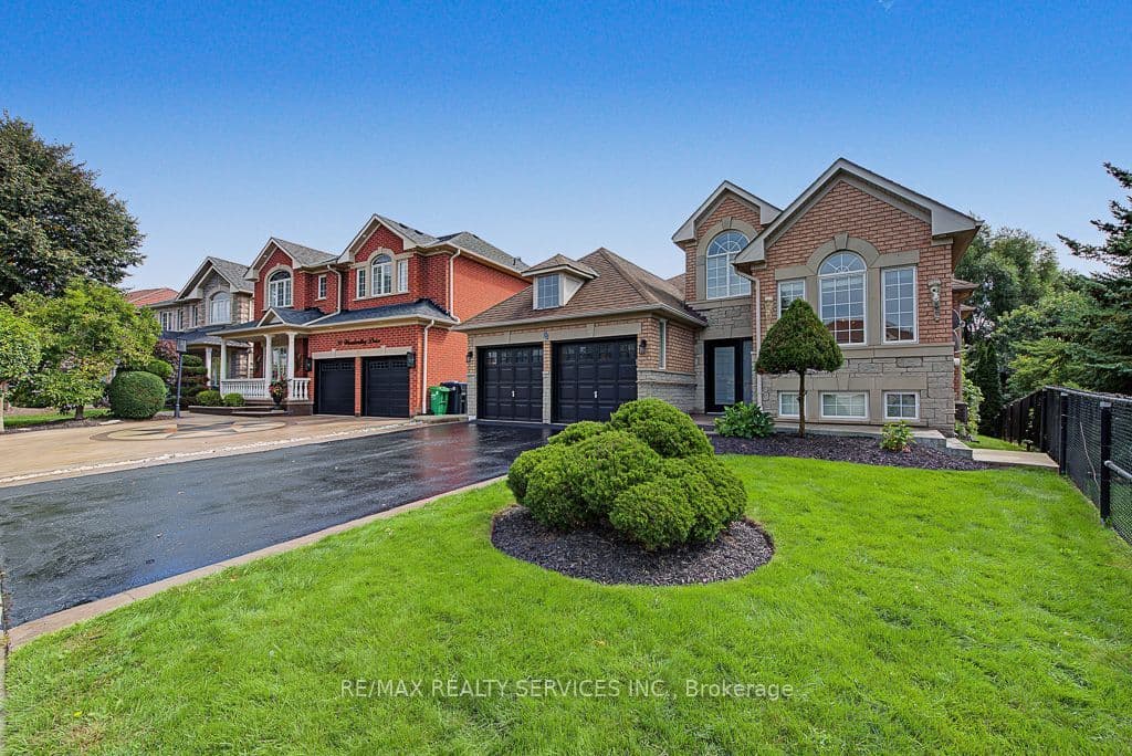 33 Woodvalley Drive, Brampton, ON L7A 1Z4