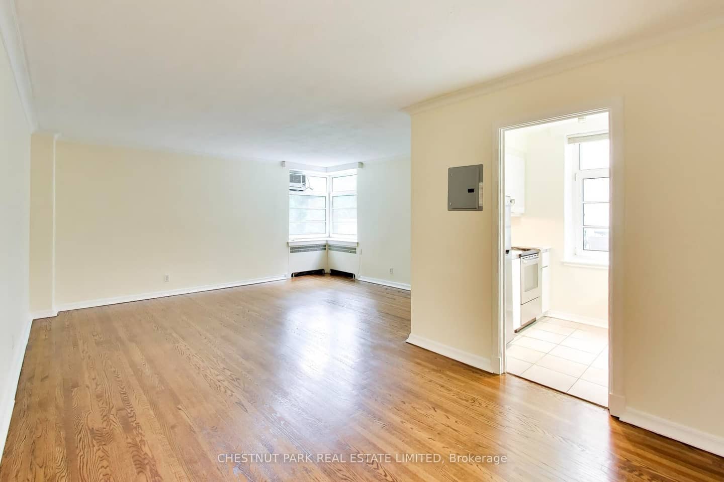 717 Eglinton Avenue W 103, Toronto, ON M5N 1C9