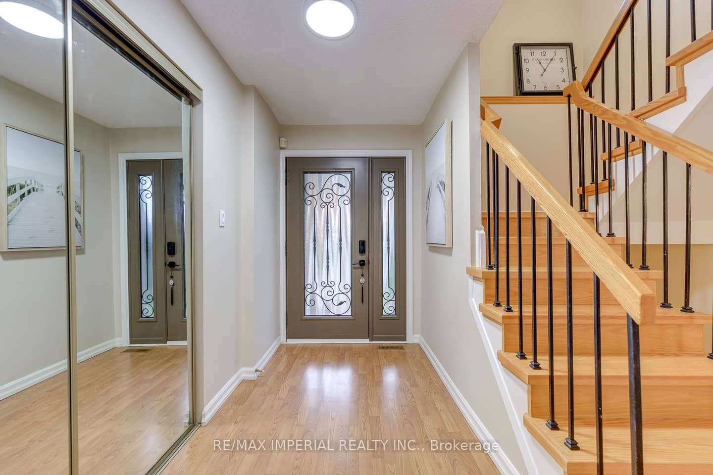 6100 Wabukayne Court, Mississauga, ON L5N 2B2