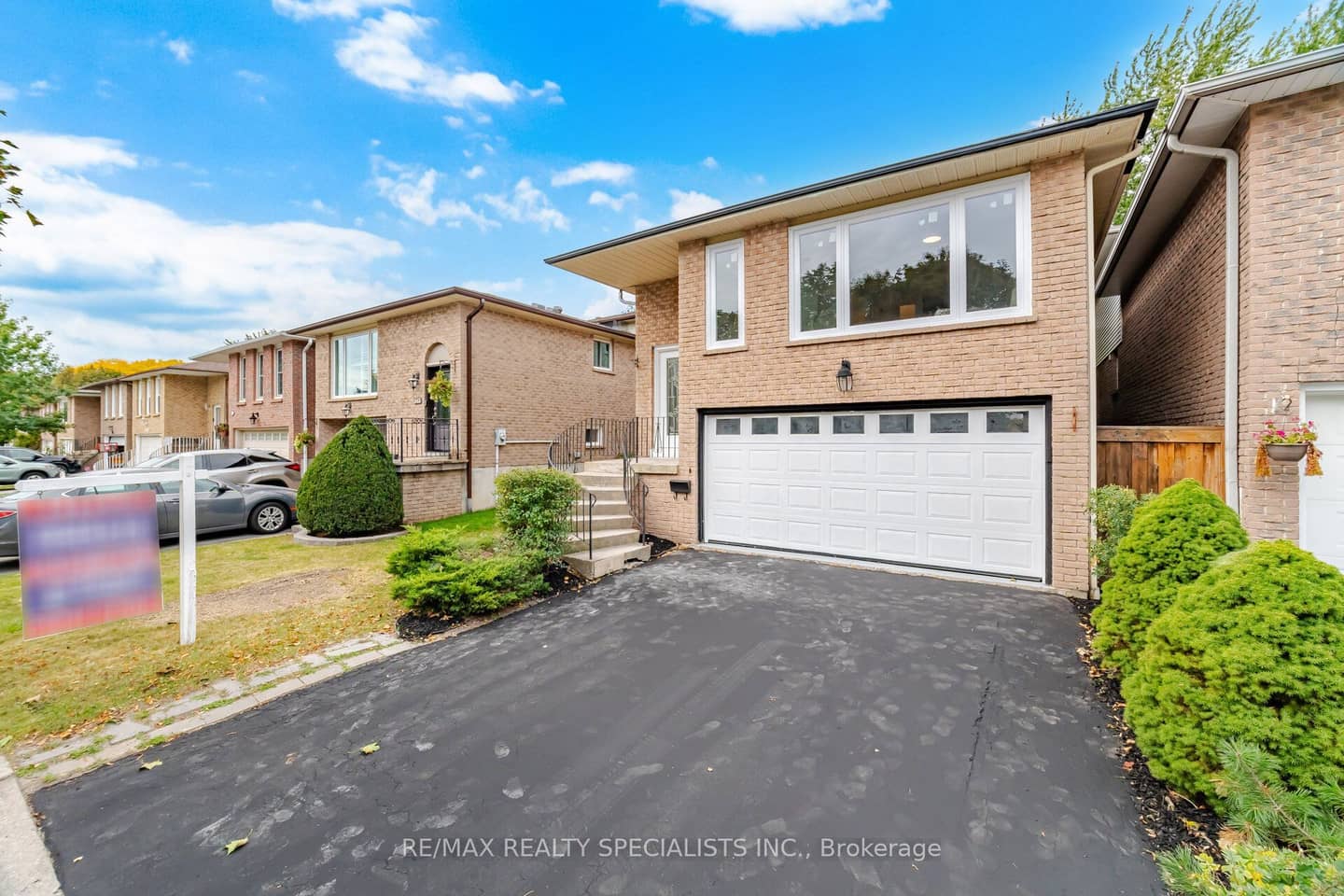 565 Hayward Crescent, Milton, ON L9T 4T8