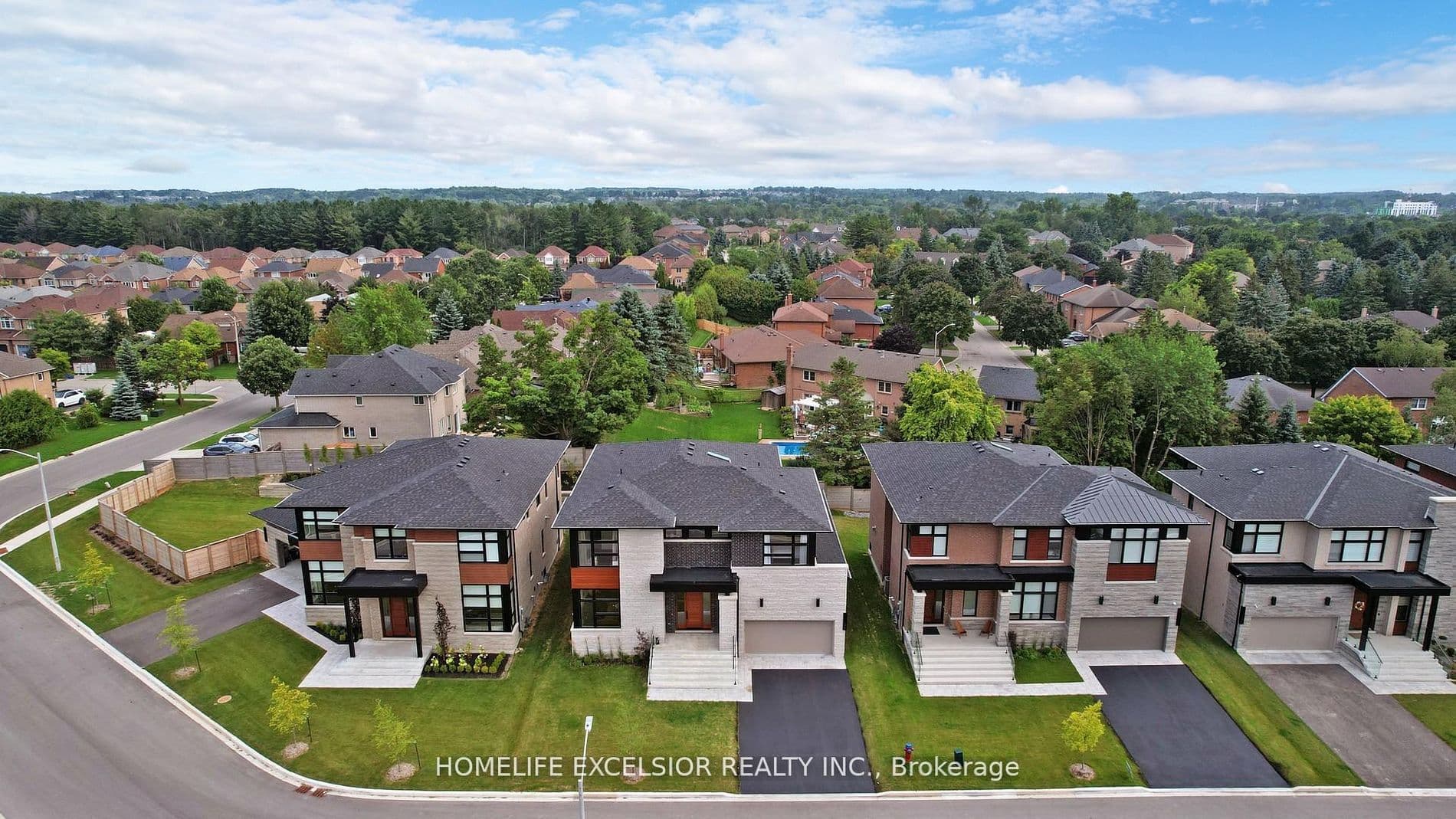 24 Limerick Street, Richmond Hill, ON L4E 3W9