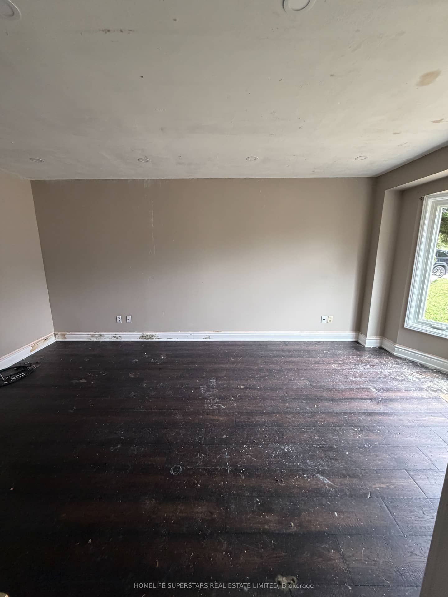 8 Butterfield Crescent, Whitby, ON L1R 1J2