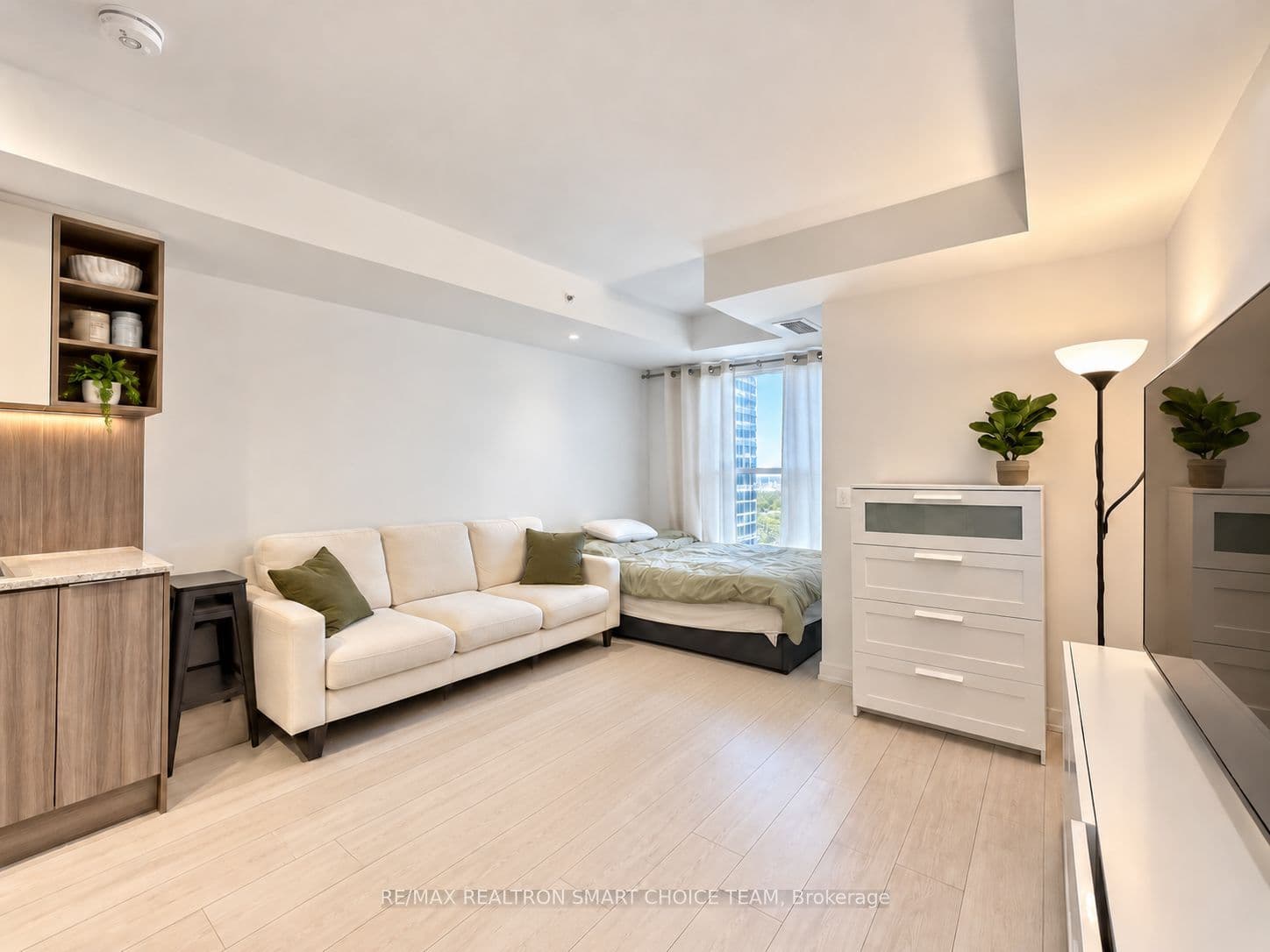 31 Tippett Road 427, Toronto, ON M3H 0C8