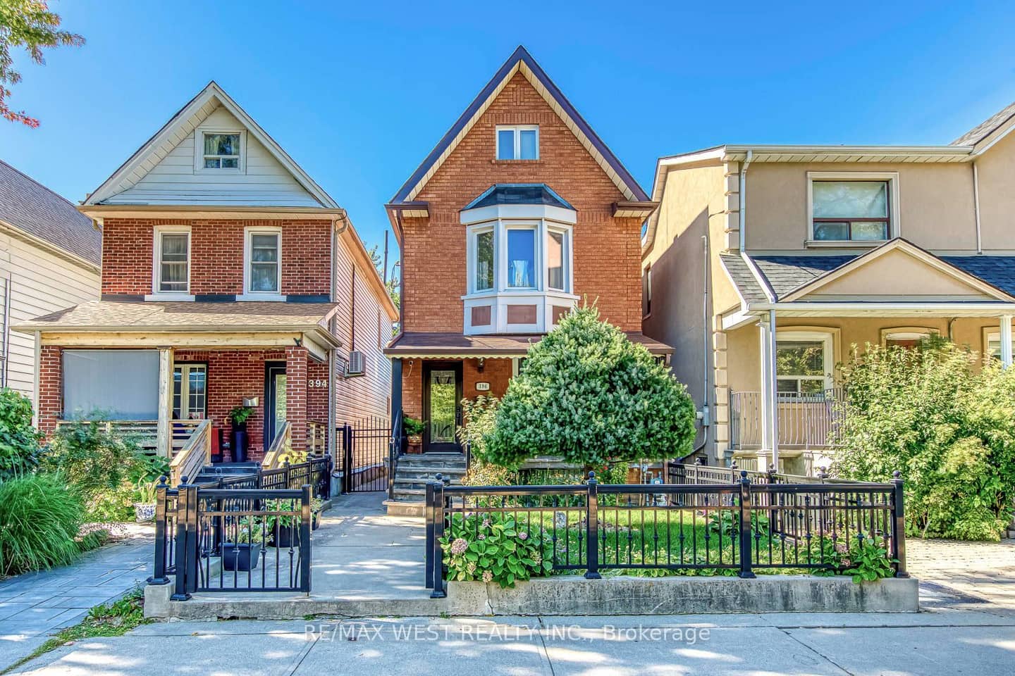 369 Bartlett Avenue N, Toronto, ON M6H 3G7