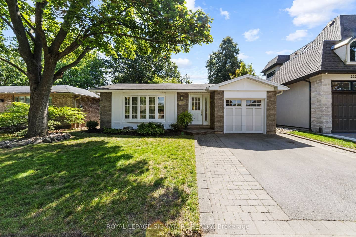 220 Chebucto Drive, Oakville, ON L6J 5P9