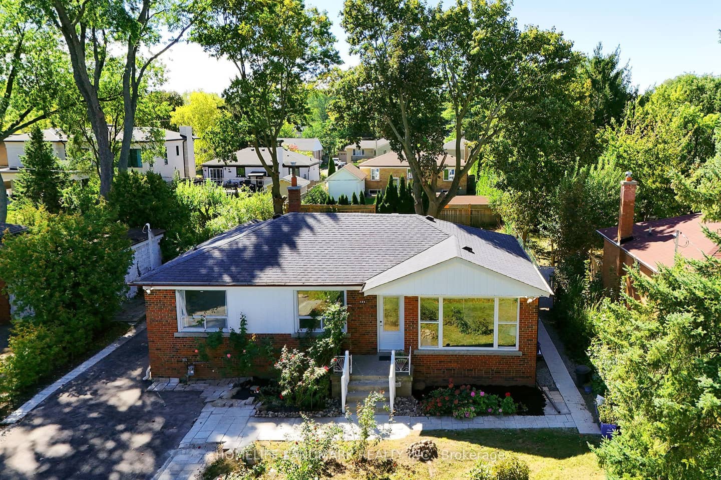 236 Southview Road, Oakville, ON L6K 2P4