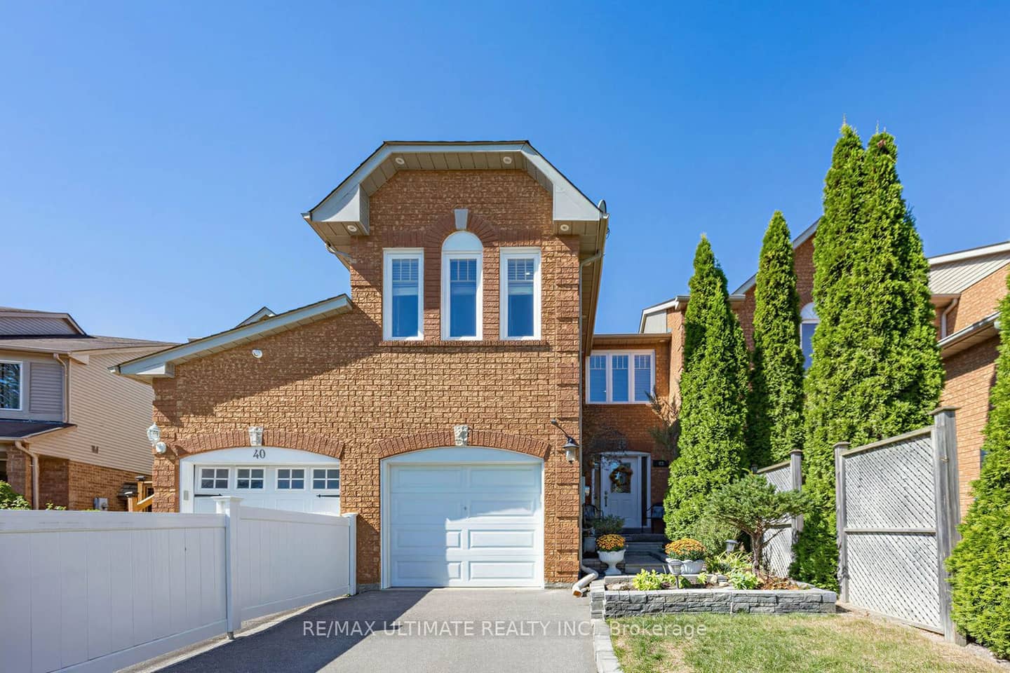42 Landerville Lane, Clarington, ON L1C 4W8