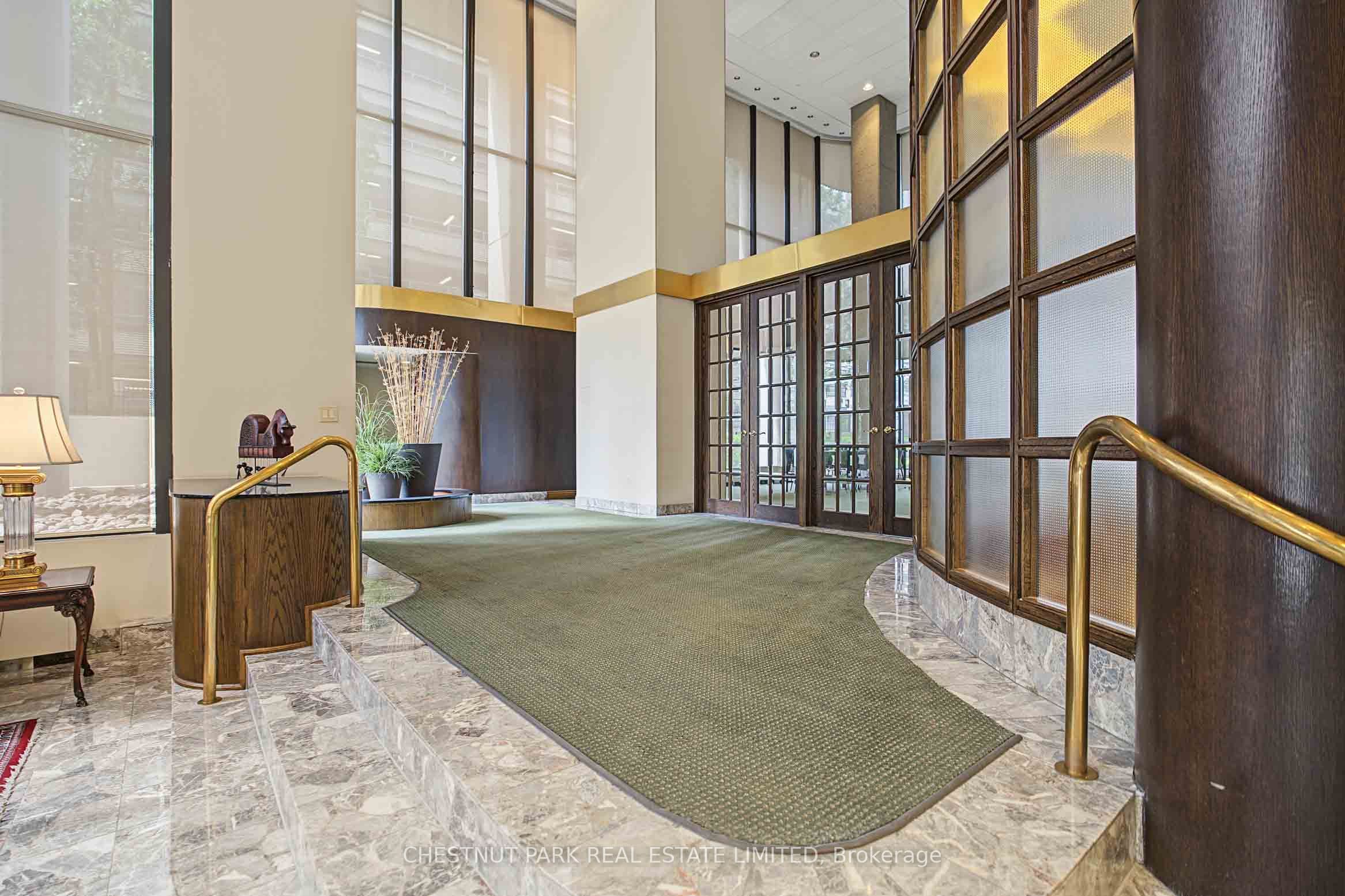 40 Rosehill Road 201, Toronto, ON M4T 1G5
