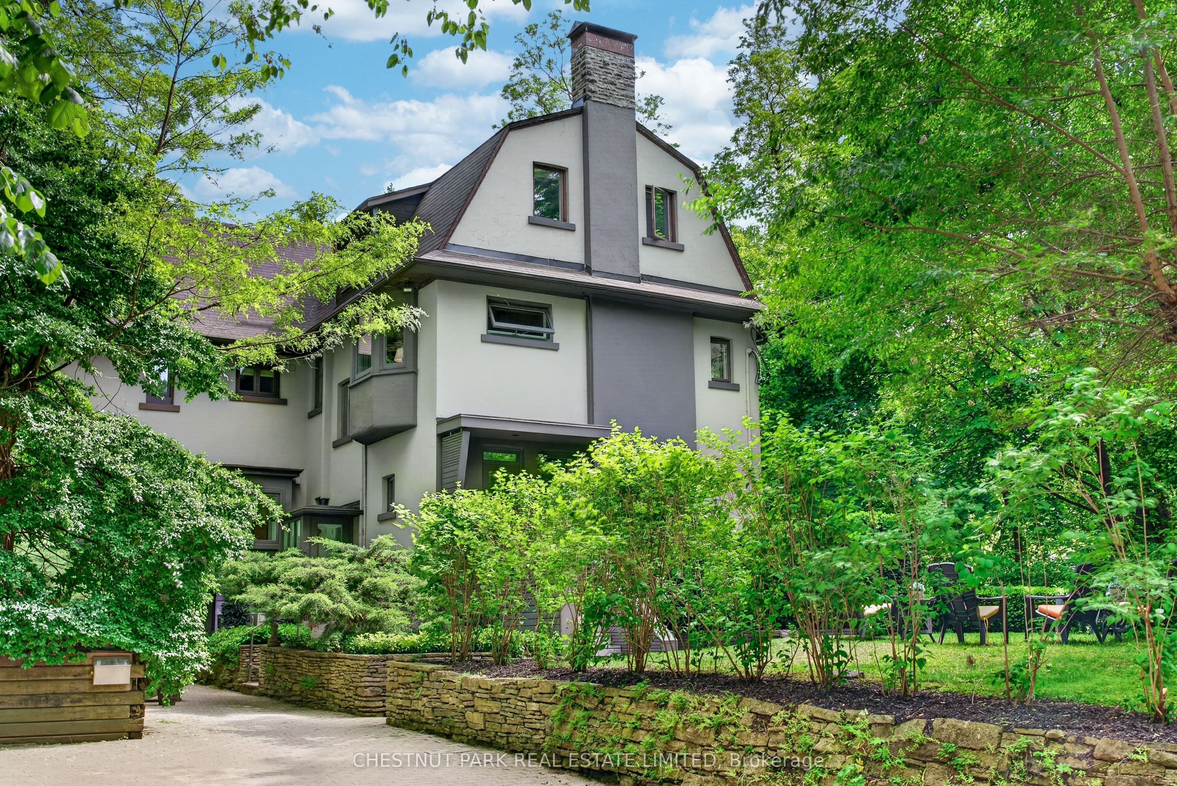 80 Wychwood Park, Toronto, ON M6G 2V5