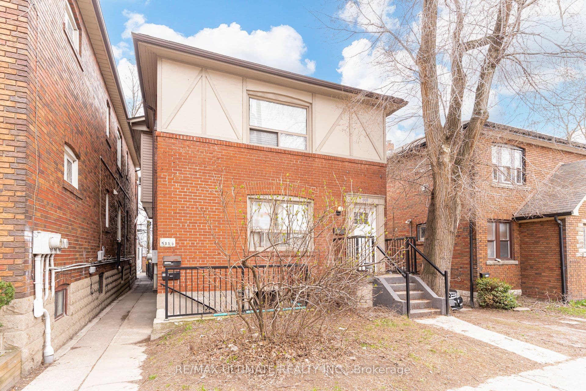 533 Kingston Road, Toronto, ON M4L 1V5