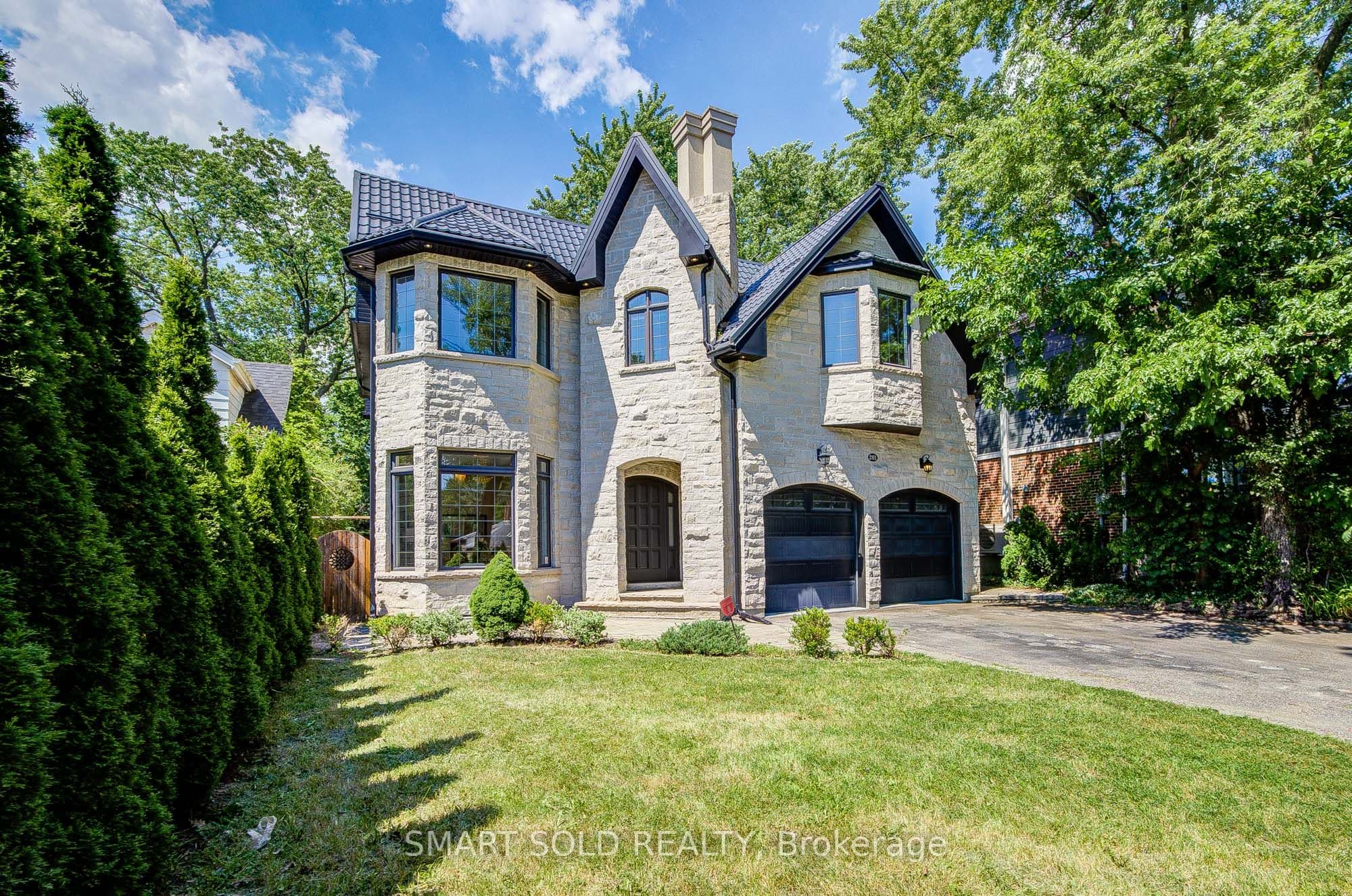 201 Burnhamthorpe Road, Toronto, ON M9B 1Z2