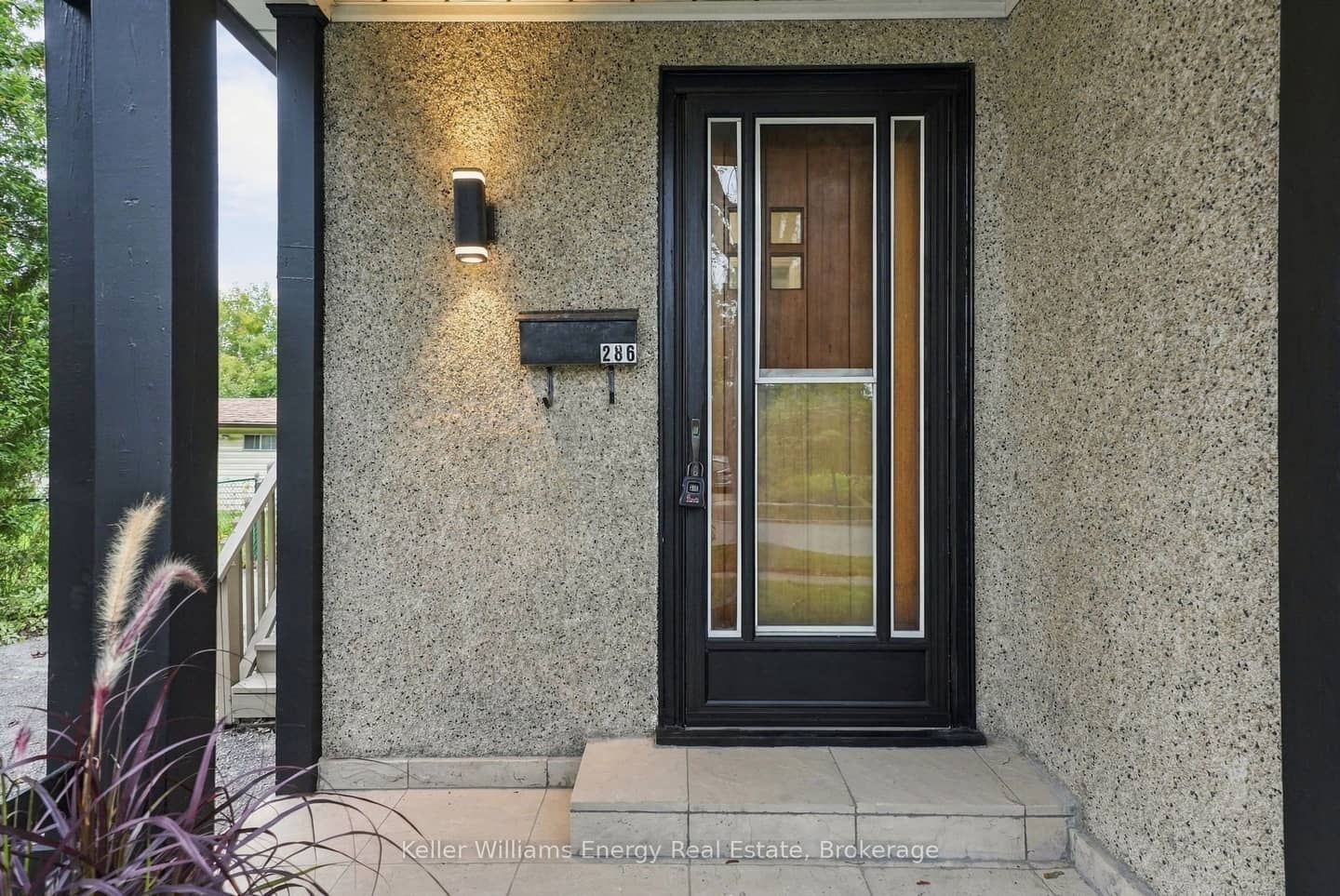 286 Gliddon Avenue, Oshawa, ON L1H 1Z3