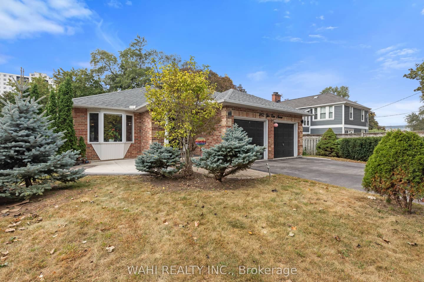 982 Glen View Avenue, Burlington, ON L7T 3Y6