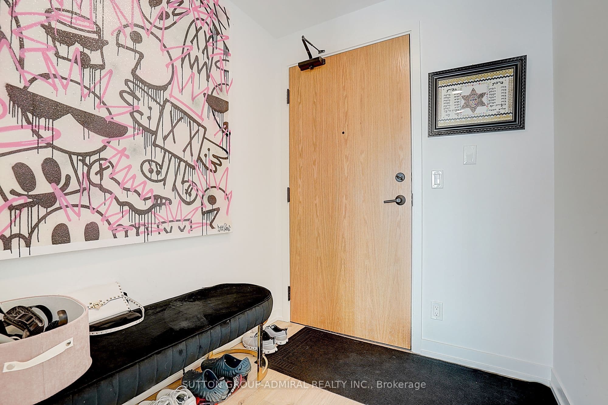8 Beverley Glen Boulevard 712, Vaughan, ON L4J 0L5