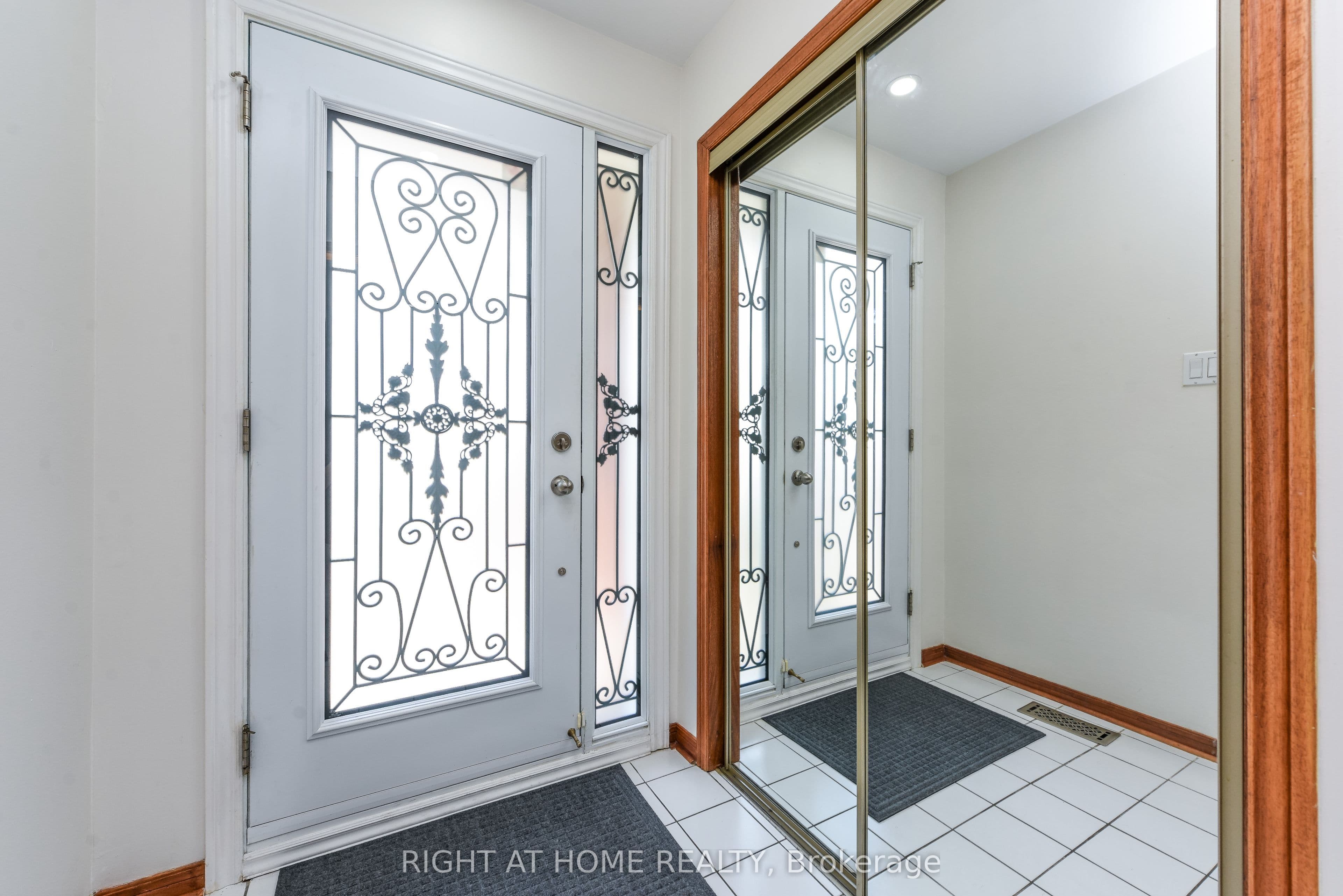 63 PENNSYLVANIA Avenue, Brampton, ON L6Y 4P3
