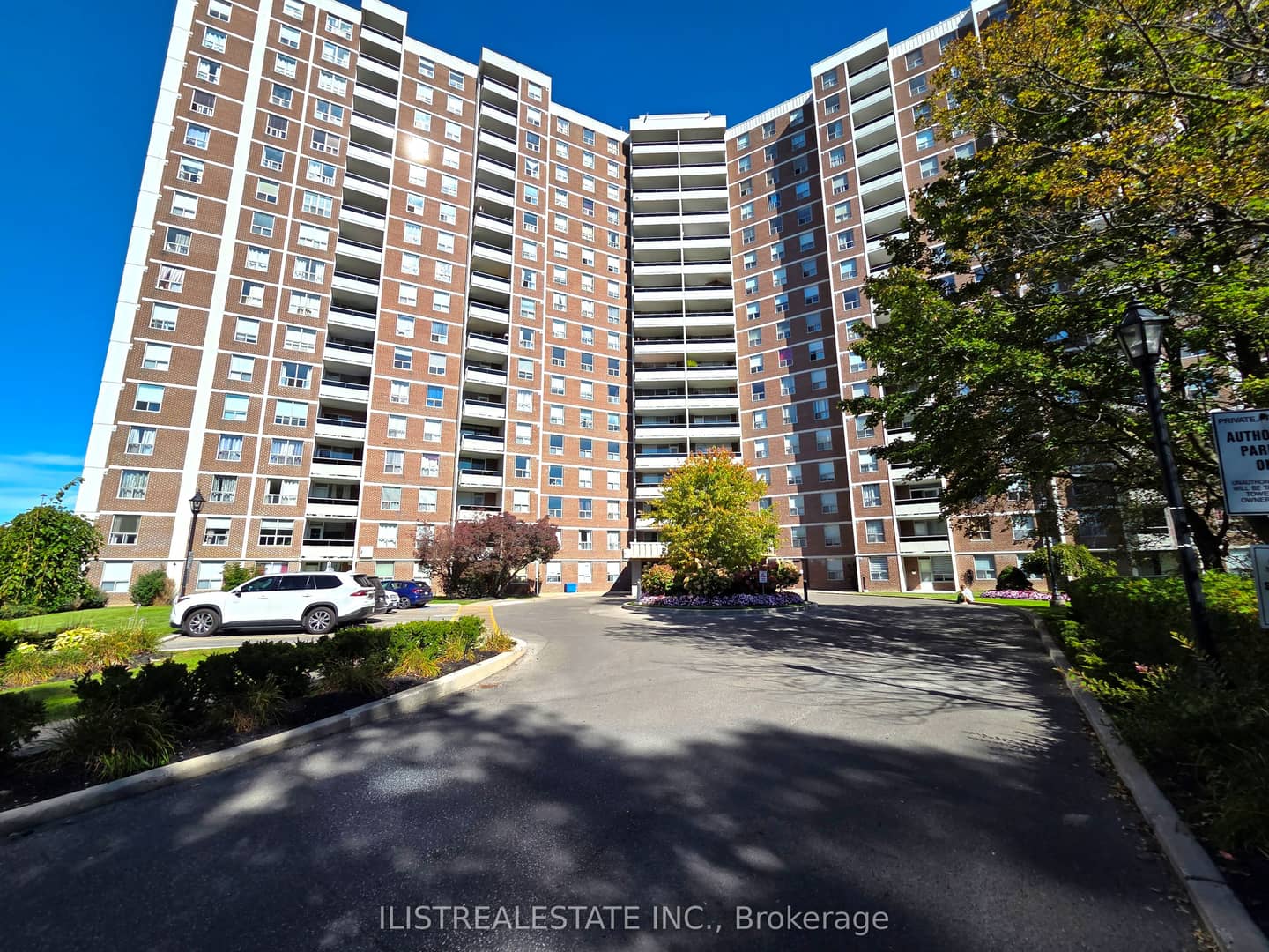 20 EDGECLIFFE Golfway 1808, Toronto, ON M3C 3A4