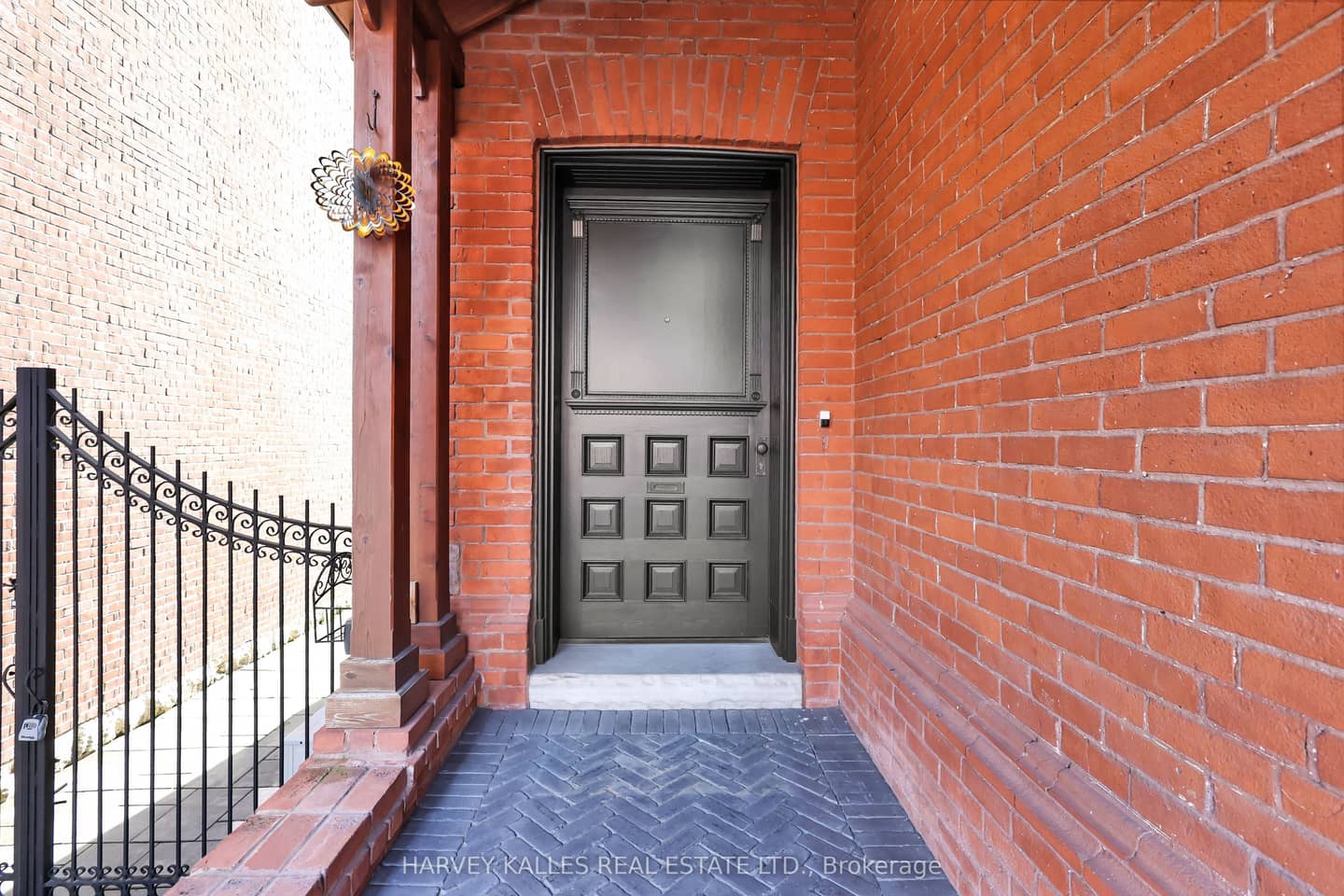 140 Bedford Road, Toronto, ON M5R 2K2