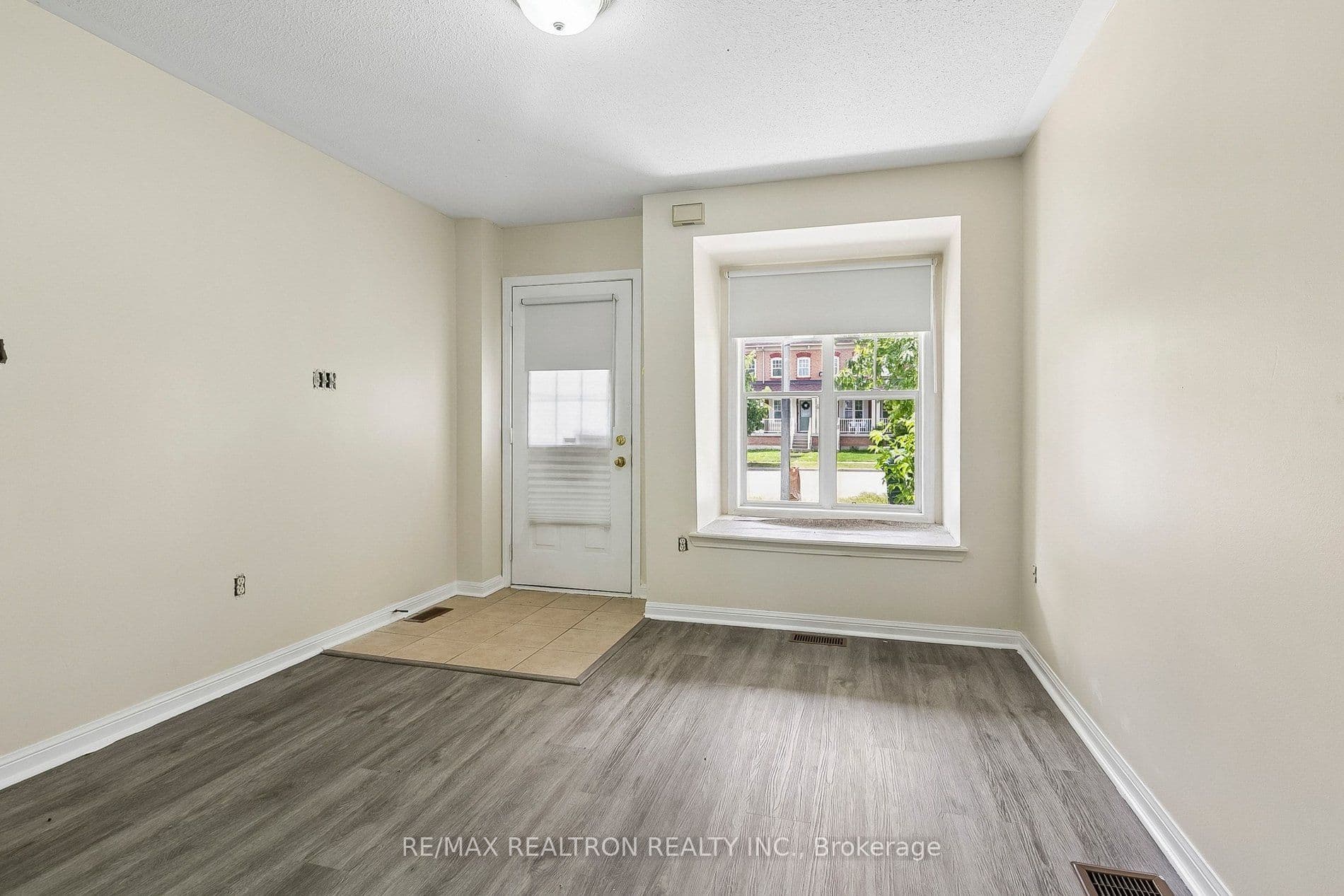 23 Ecopark Gate, Toronto, ON M1B 6G8