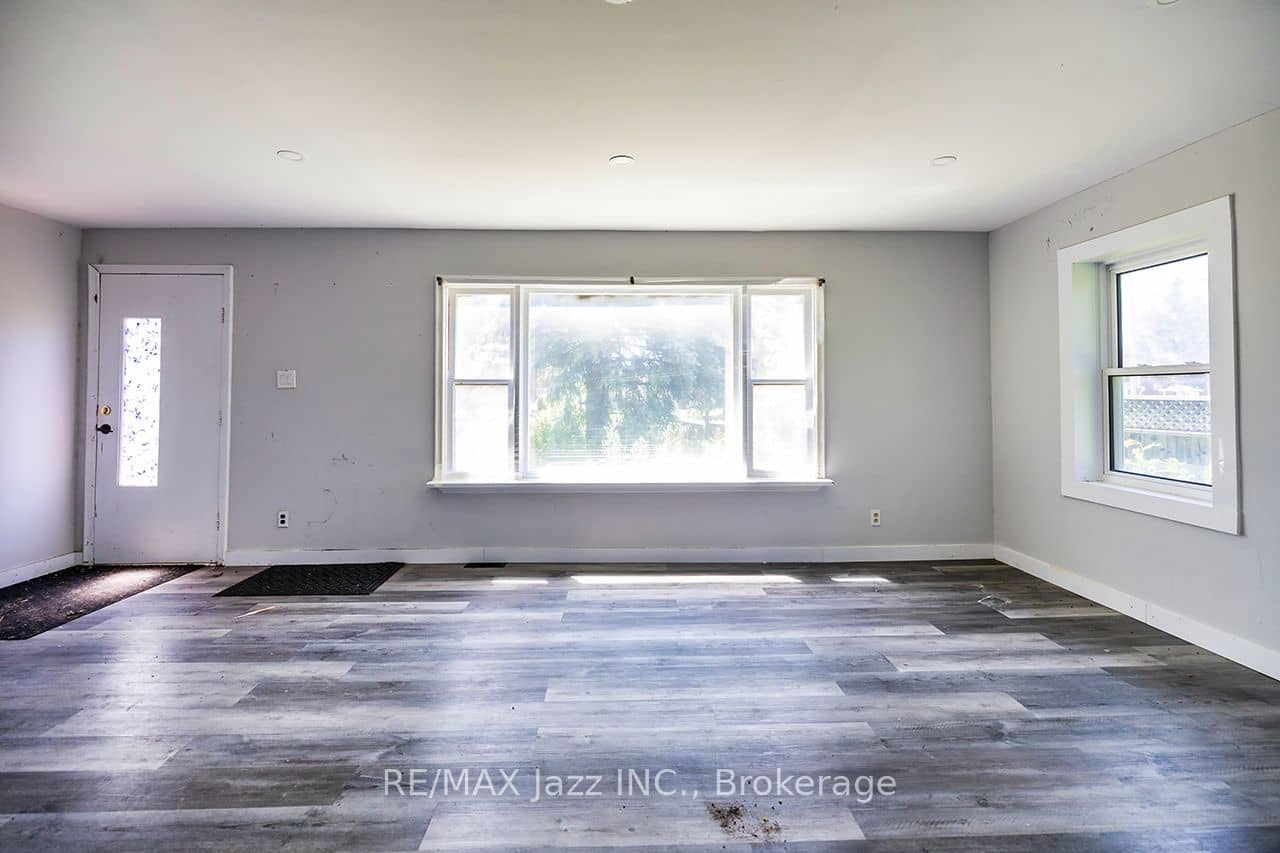 2216 Highway 2, Clarington, ON L1C 6C3