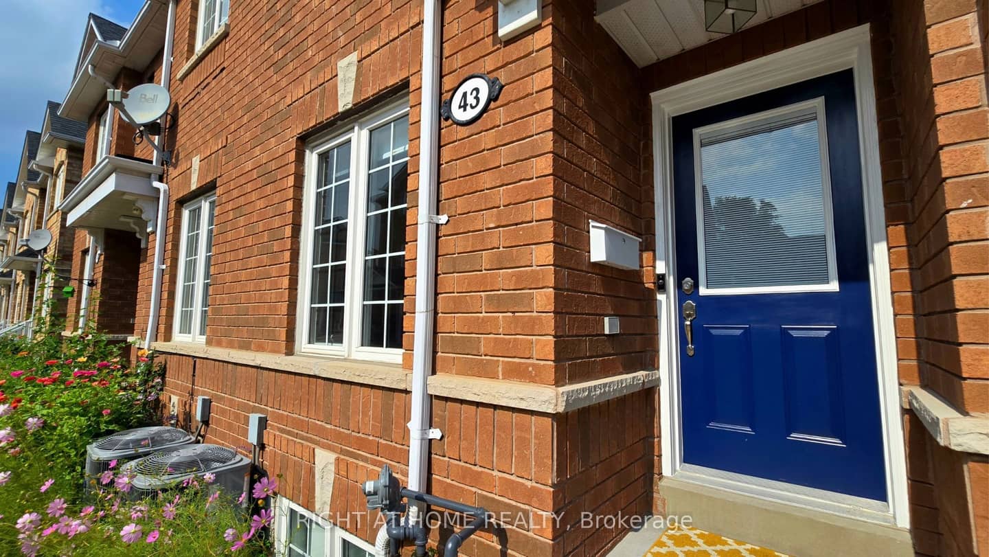 43 Brickworks Lane BL43, Toronto, ON M6N 5H8