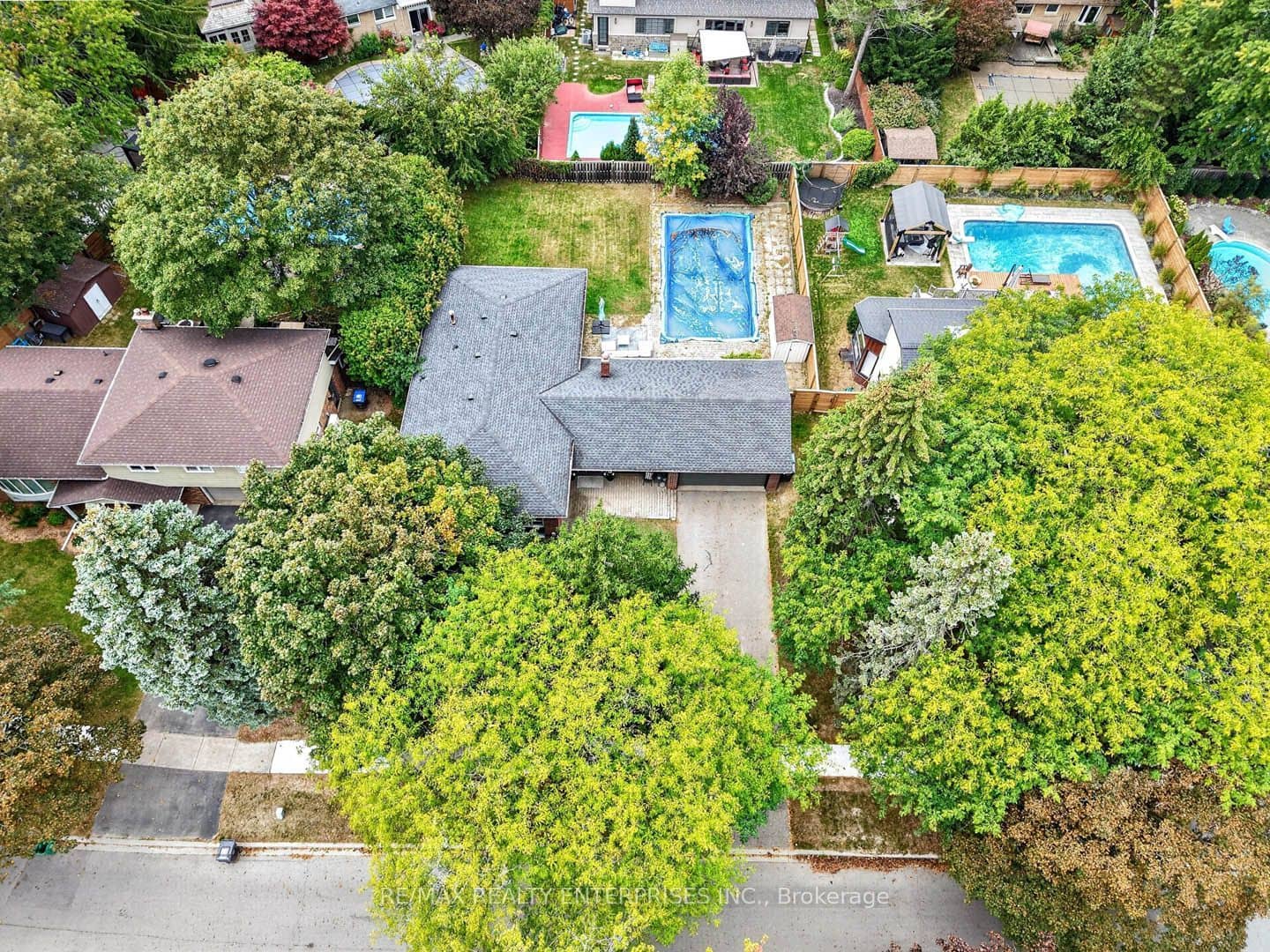 829 Terlin Boulevard, Mississauga, ON L5H 1T1