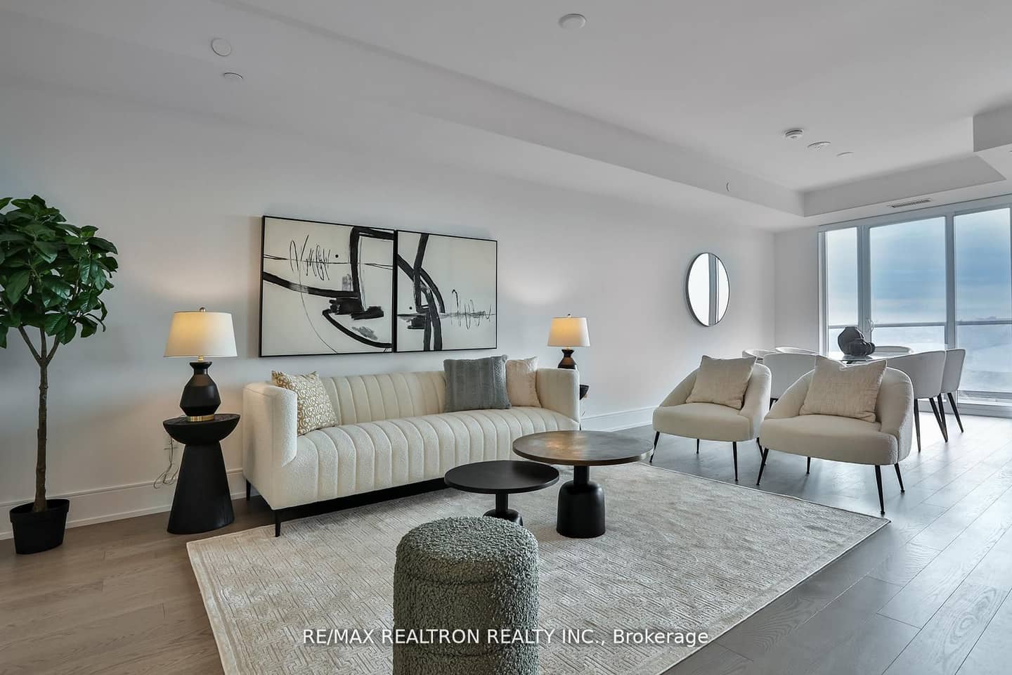 10 Inn On The Park Drive 901, Toronto, ON M3C 0P9