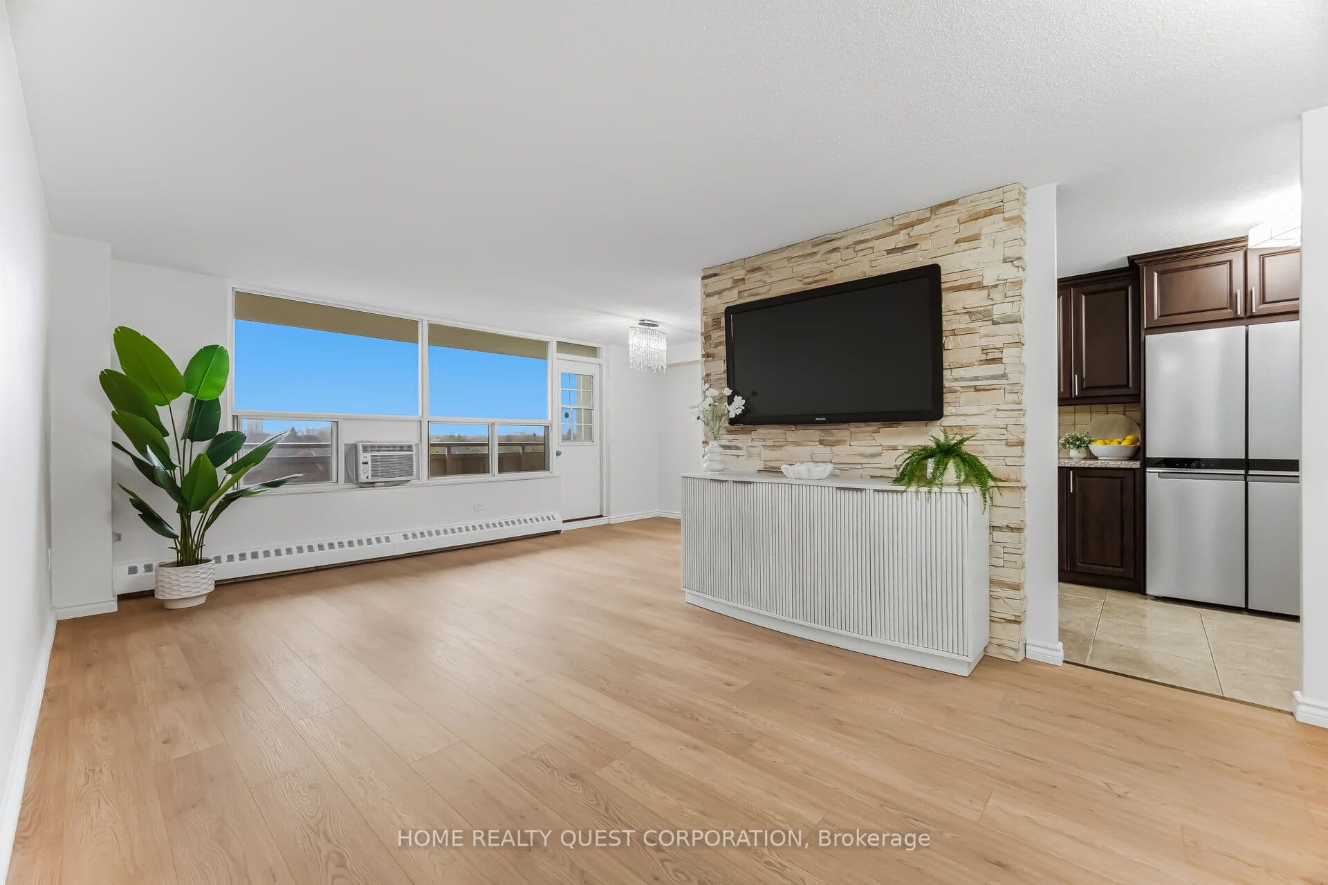 3120 Kirwin Avenue 605, Mississauga, ON L5A 3R2