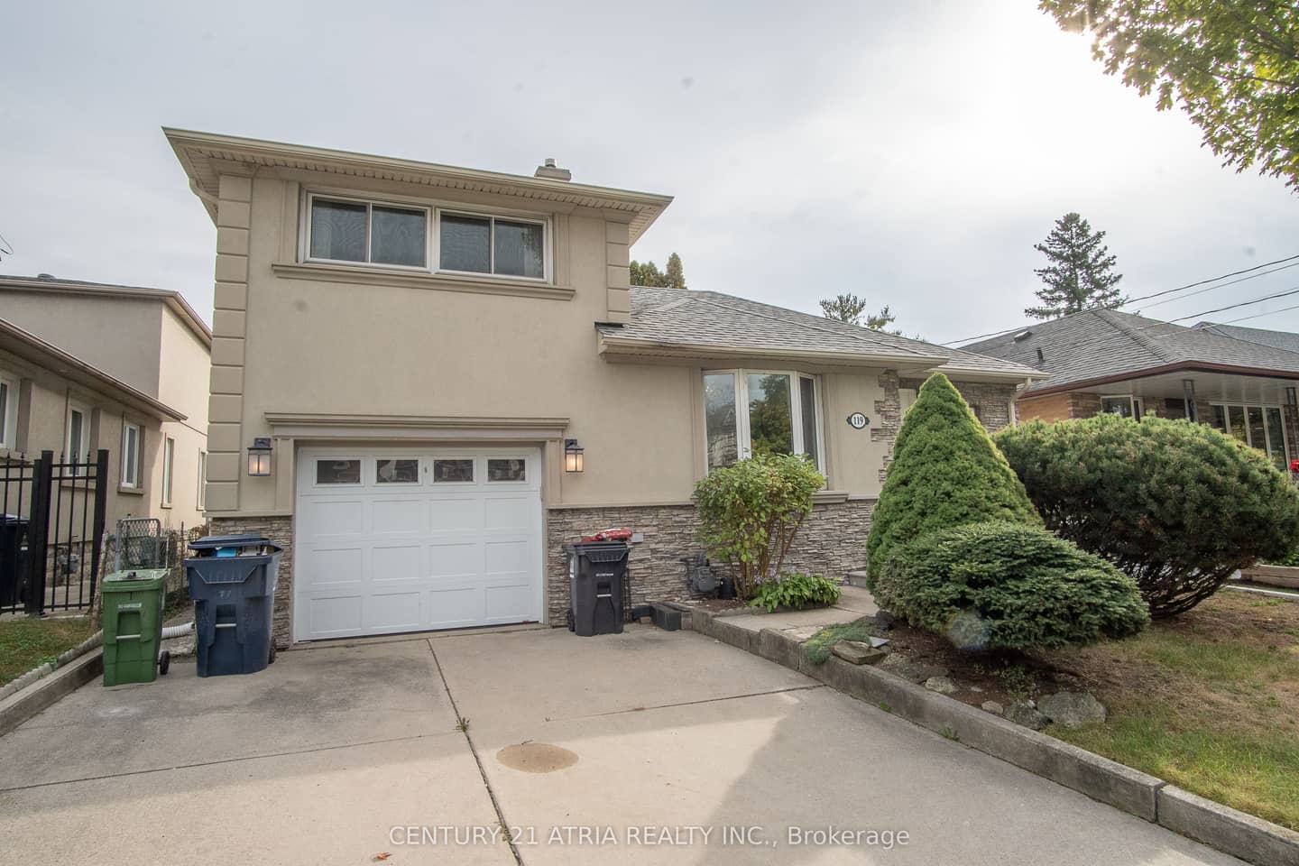 119 Milton Street, Toronto, ON M8Y 2Y4